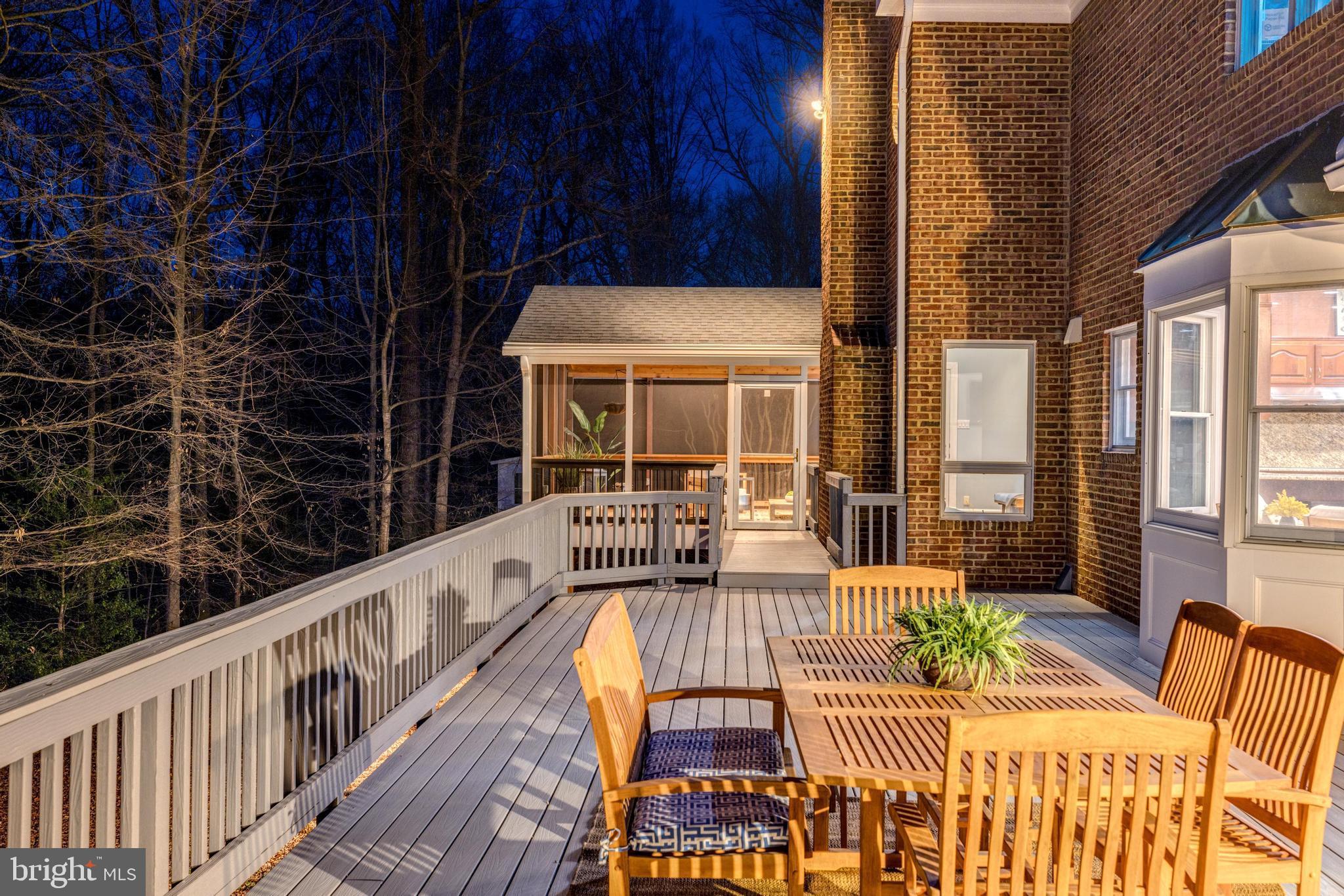 CHINQUAPIN MANOR - Residential