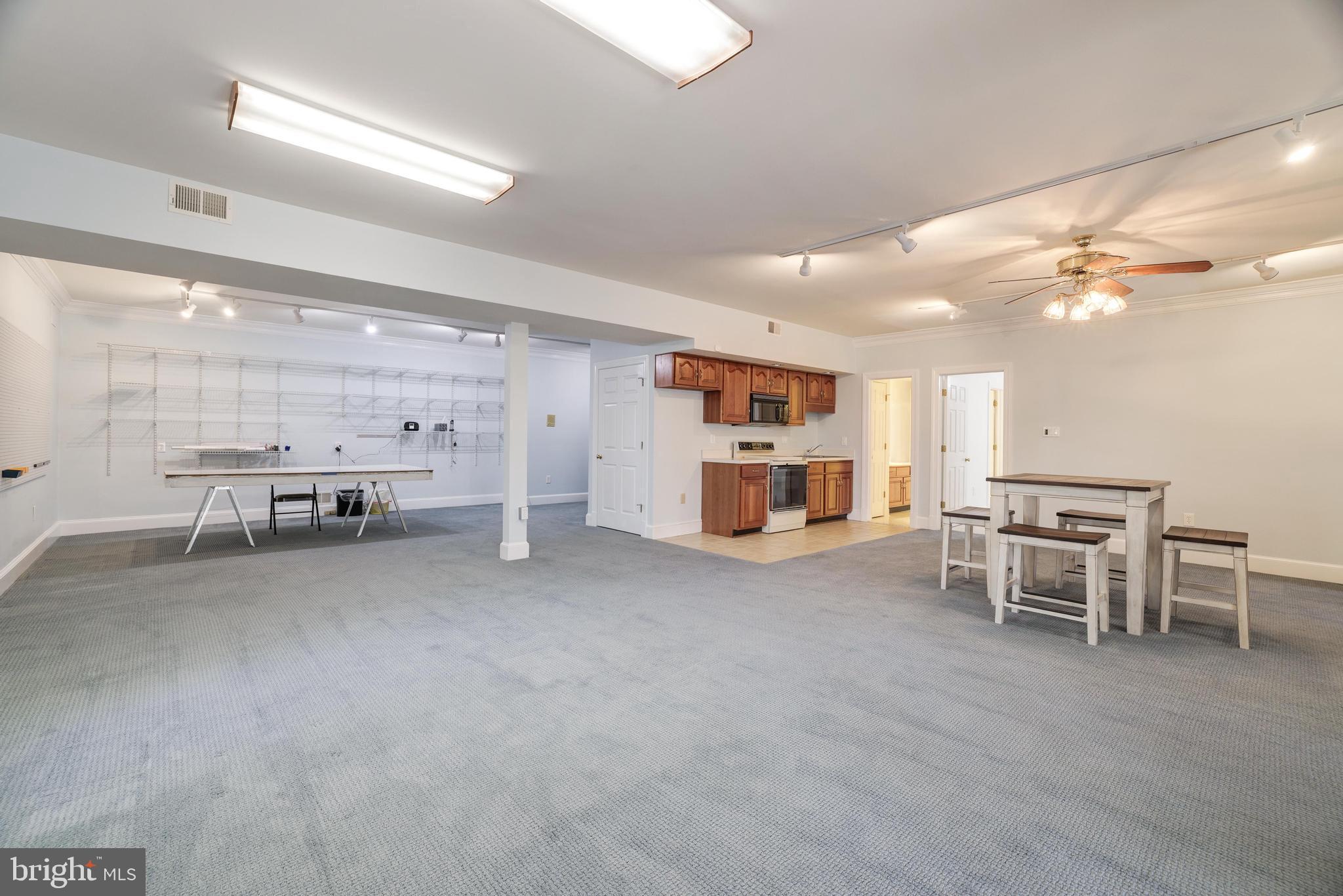 CHINQUAPIN MANOR - Residential