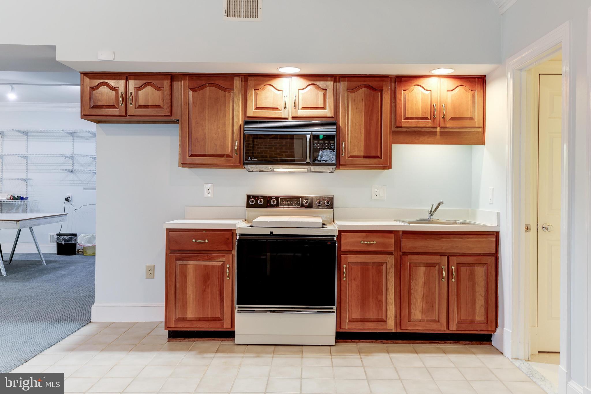 CHINQUAPIN MANOR - Residential