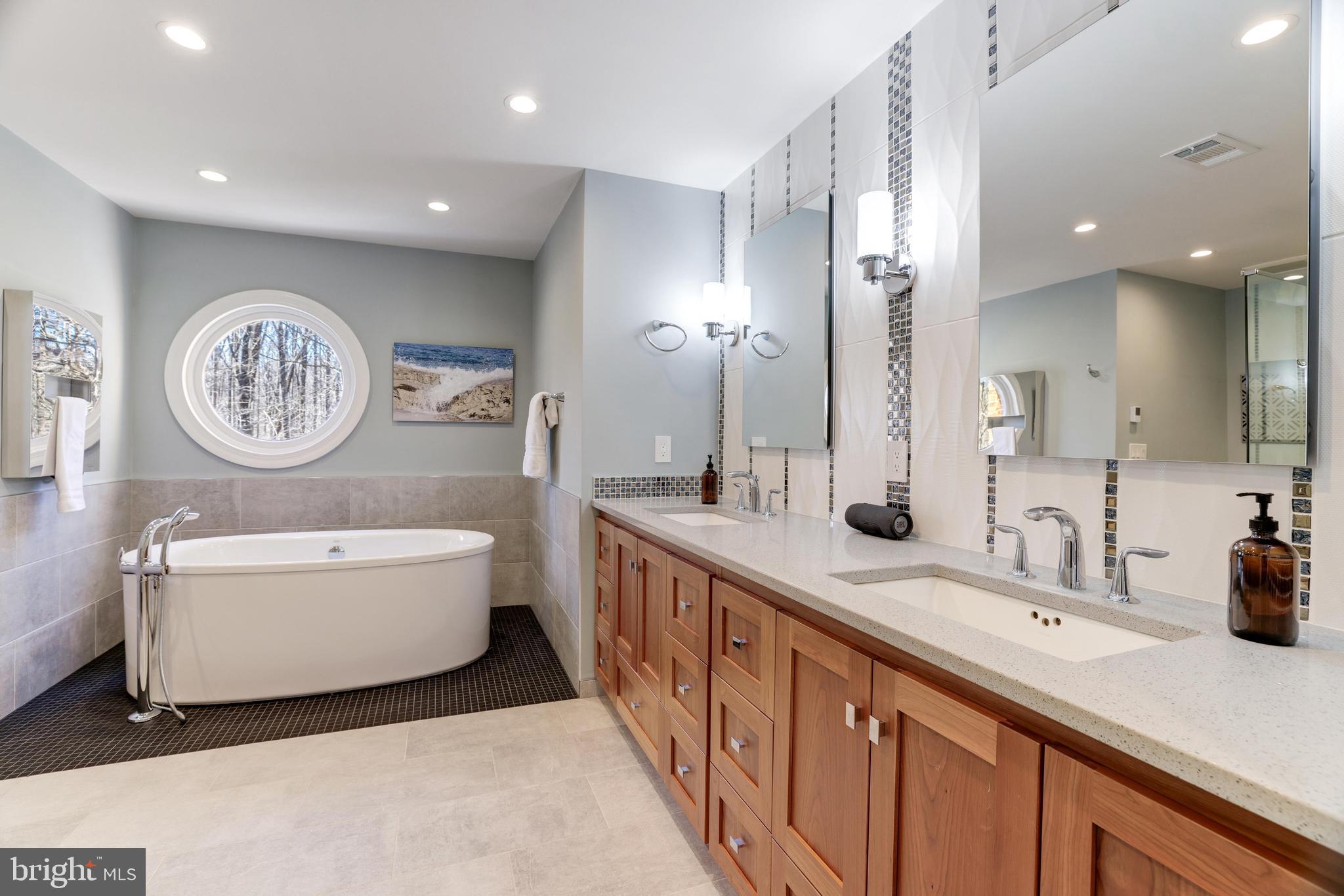 CHINQUAPIN MANOR - Residential