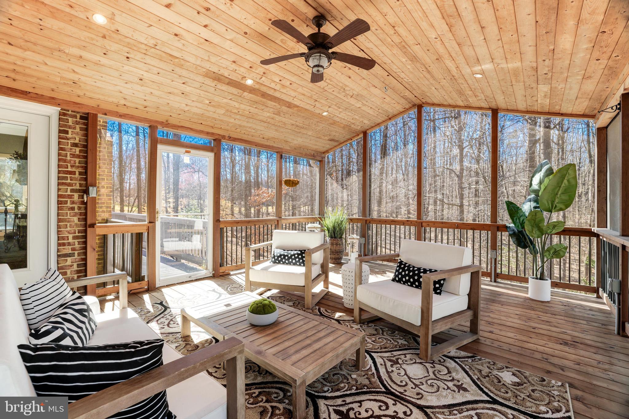 CHINQUAPIN MANOR - Residential