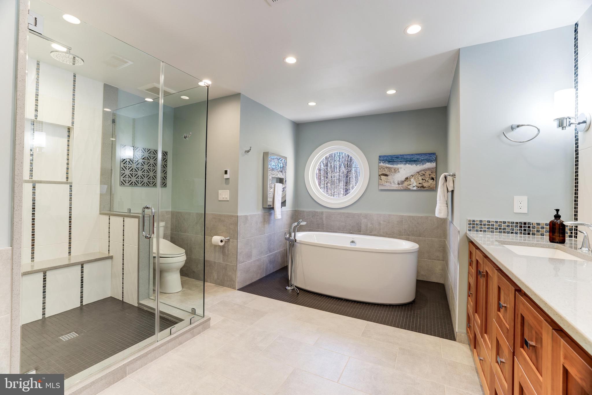 CHINQUAPIN MANOR - Residential