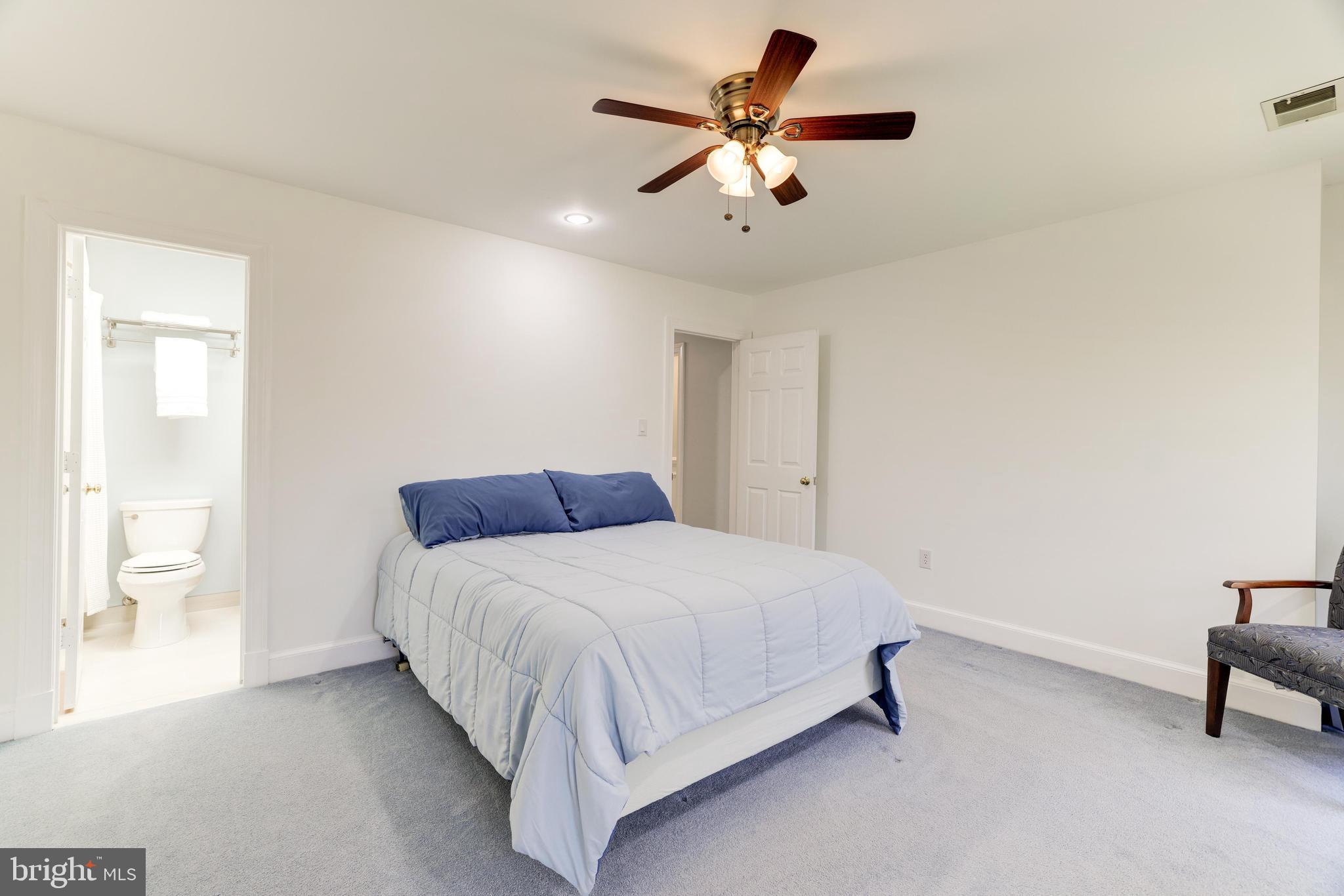 CHINQUAPIN MANOR - Residential