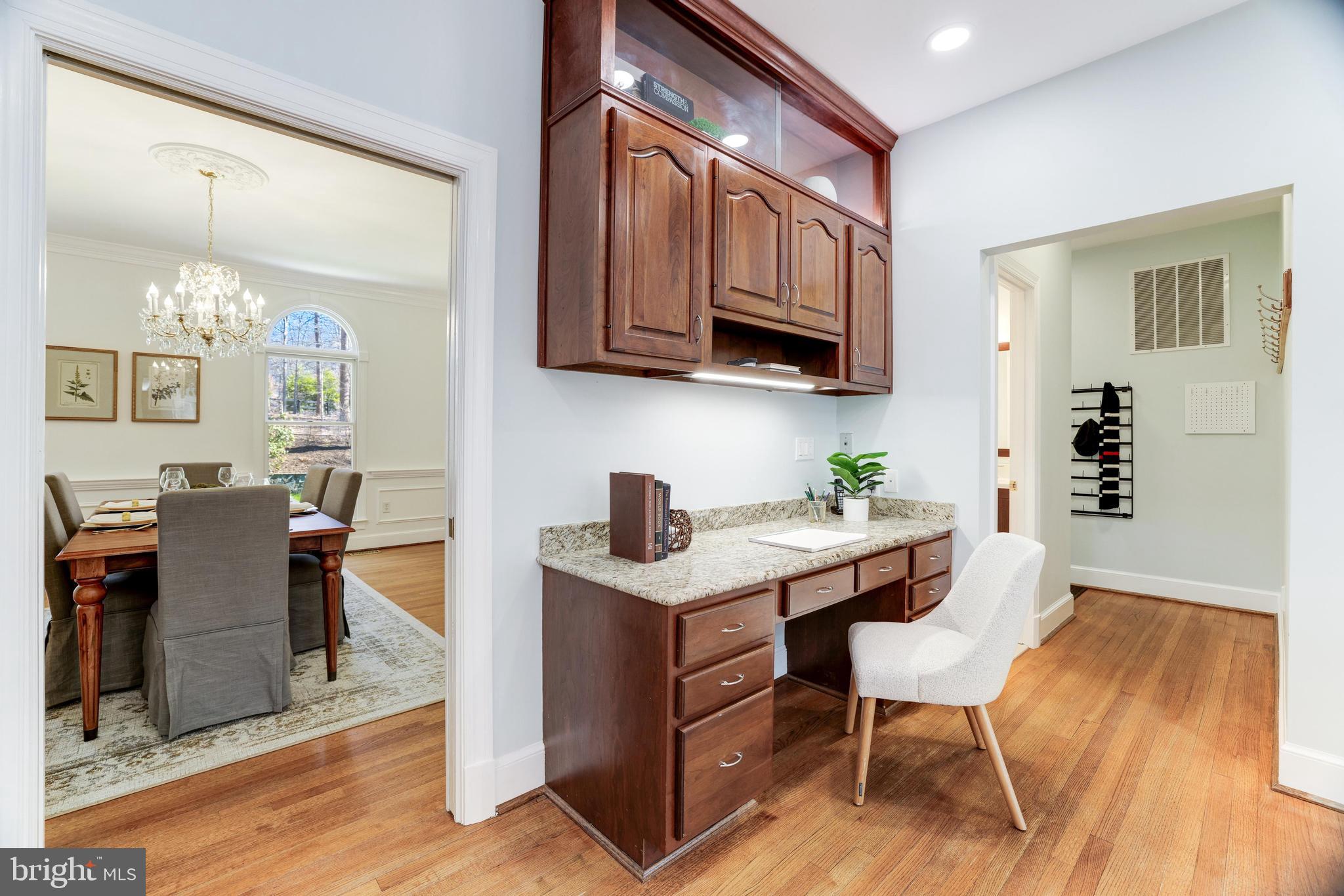 CHINQUAPIN MANOR - Residential