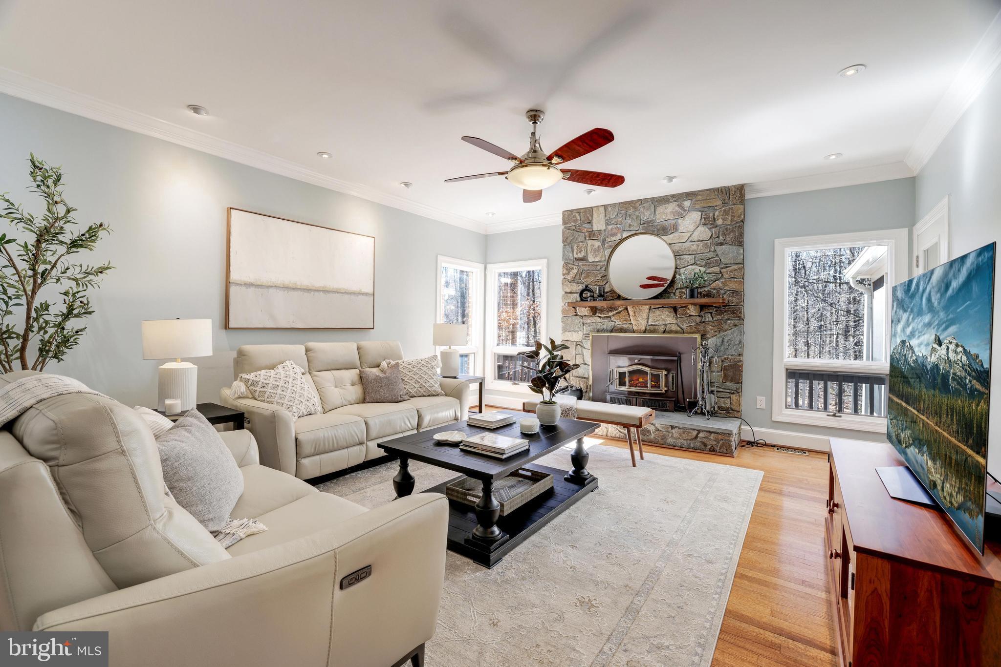 CHINQUAPIN MANOR - Residential