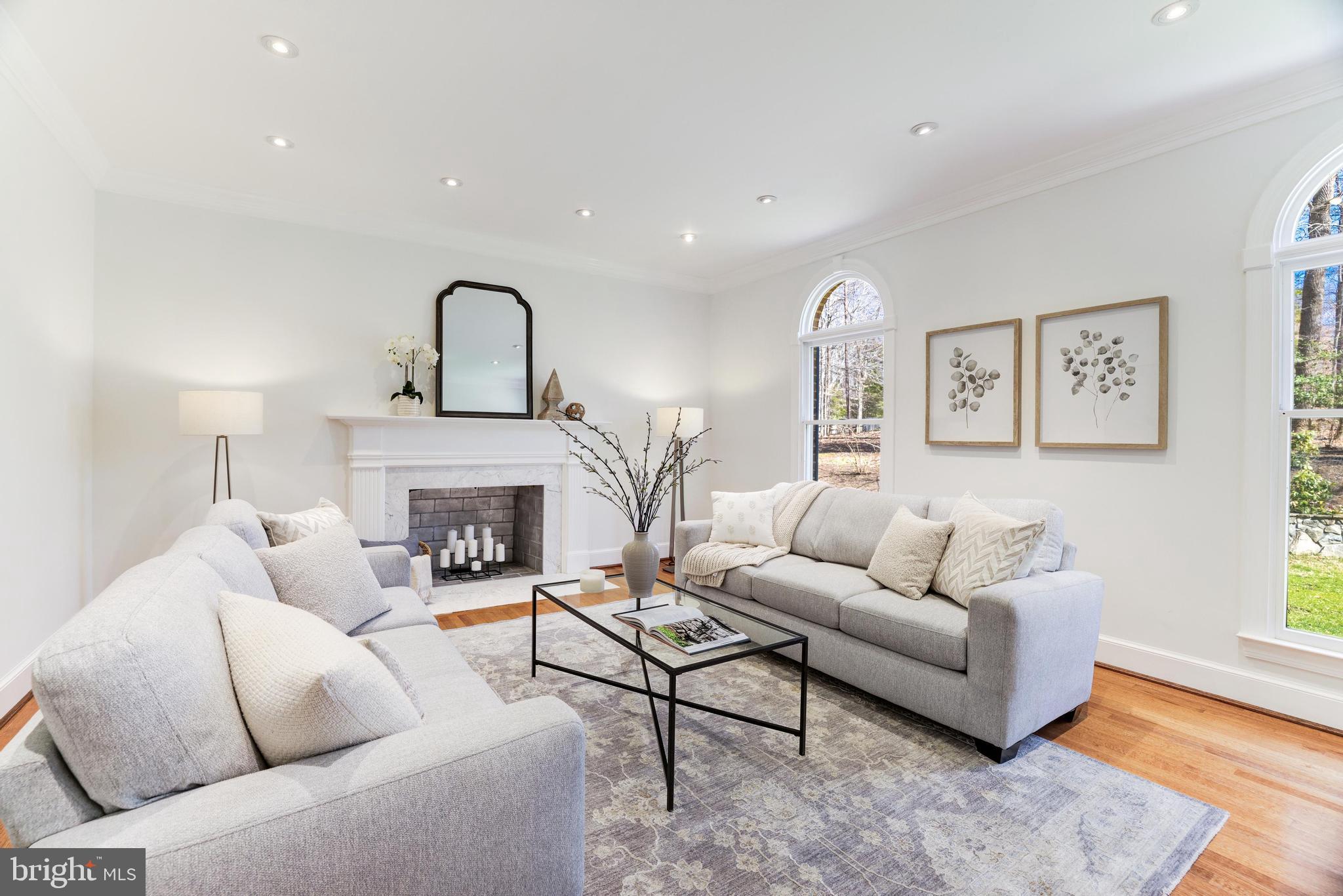 CHINQUAPIN MANOR - Residential