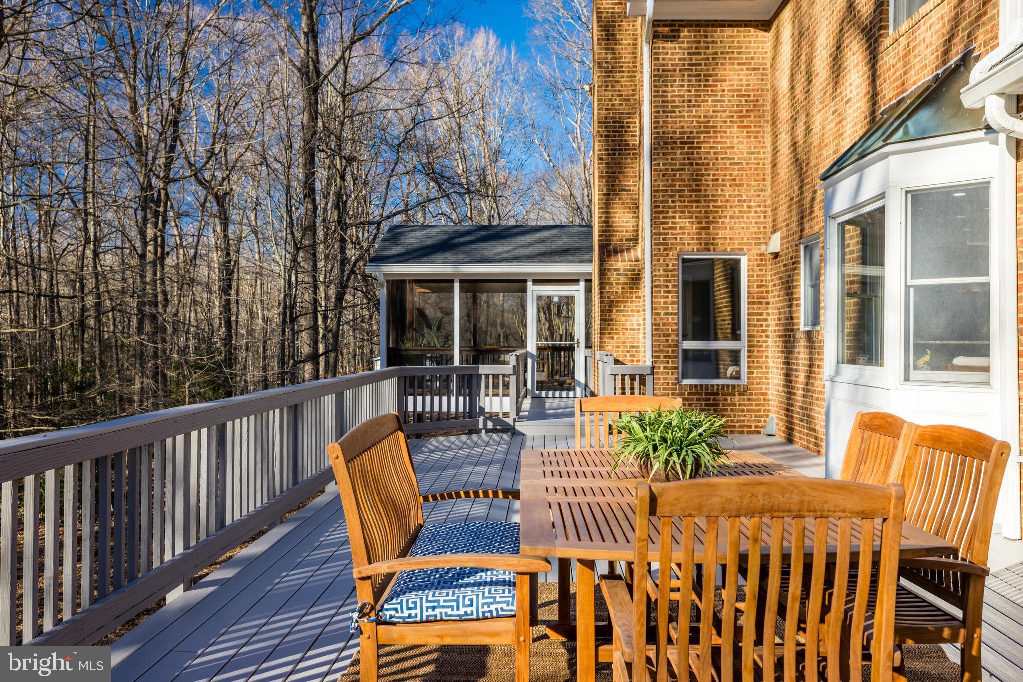 CHINQUAPIN MANOR - Residential