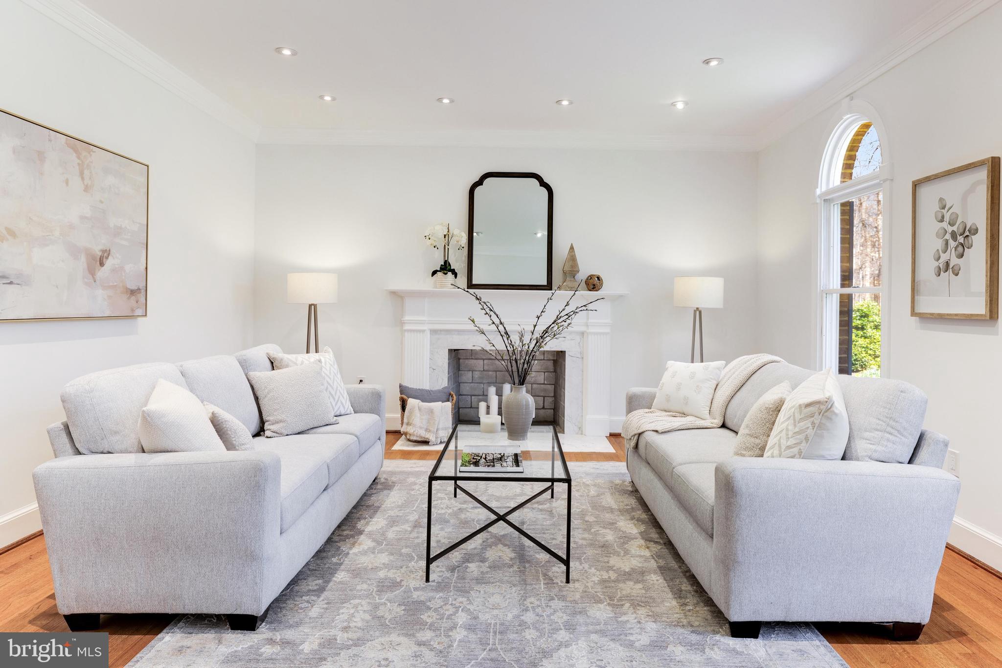 CHINQUAPIN MANOR - Residential