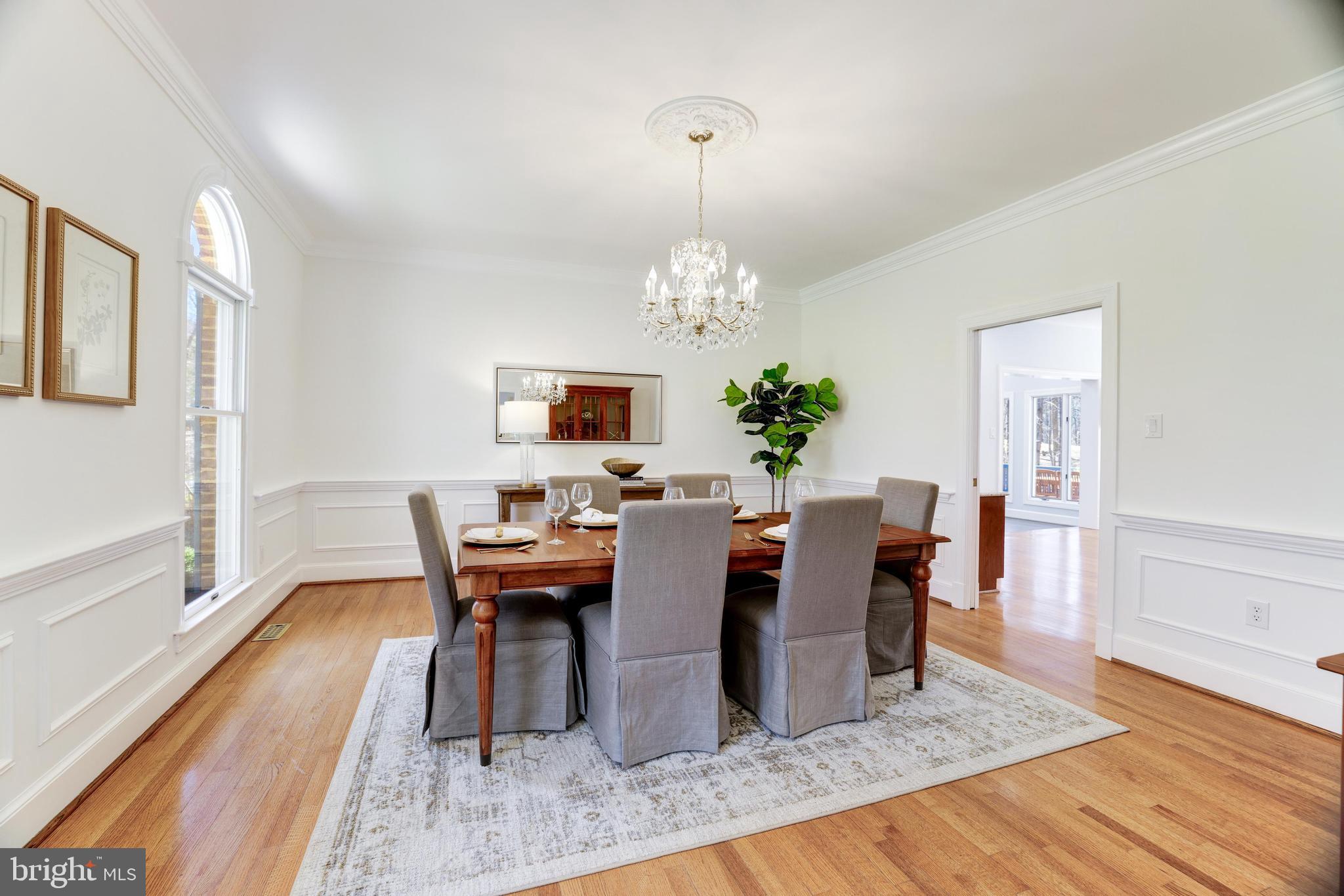 CHINQUAPIN MANOR - Residential