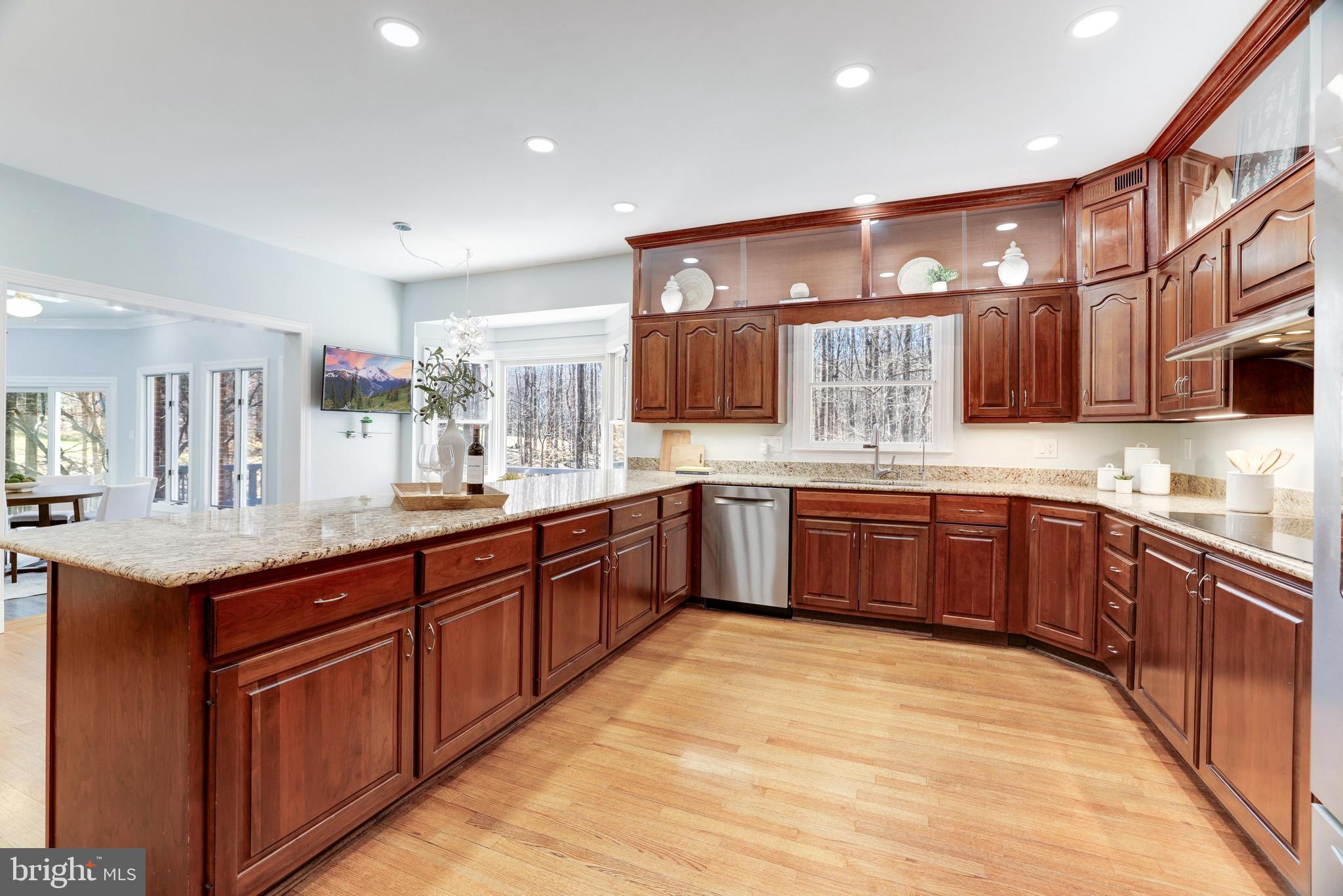 CHINQUAPIN MANOR - Residential