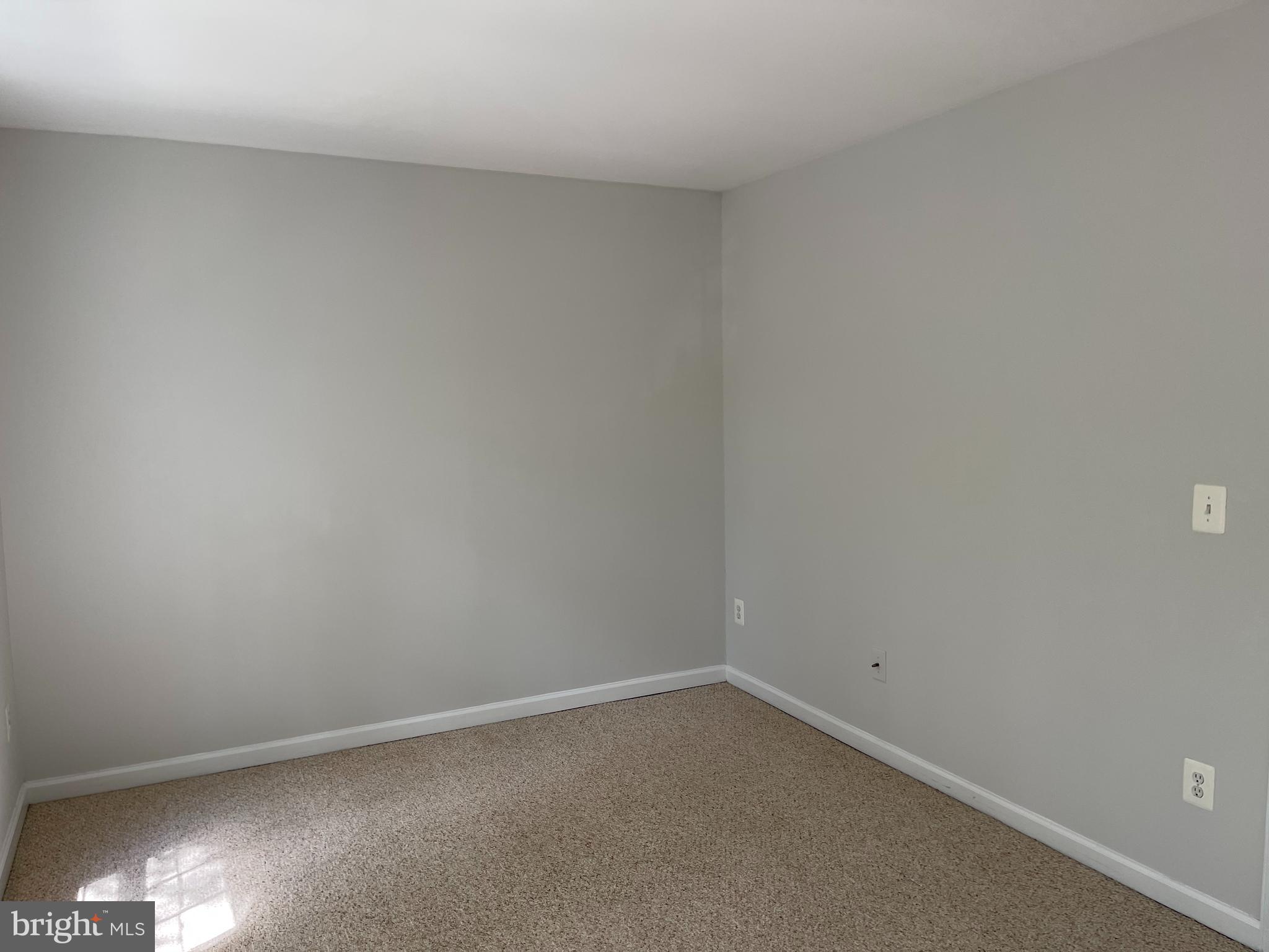 ASHBURN VILLAGE - Residential Lease