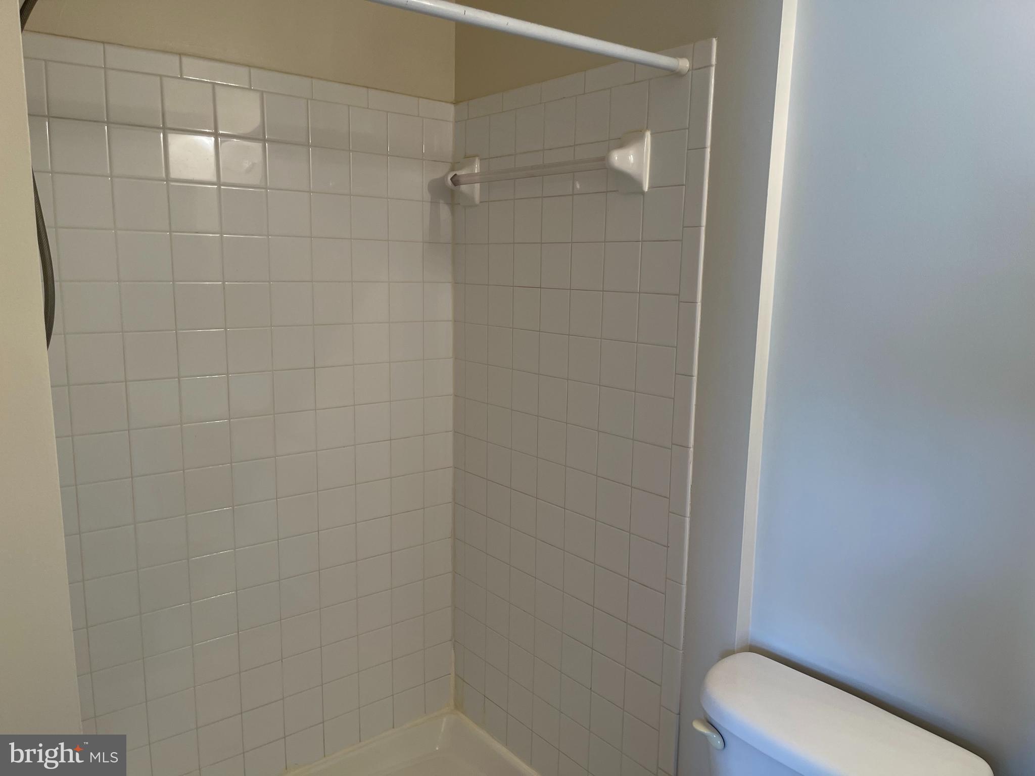 ASHBURN VILLAGE - Residential Lease