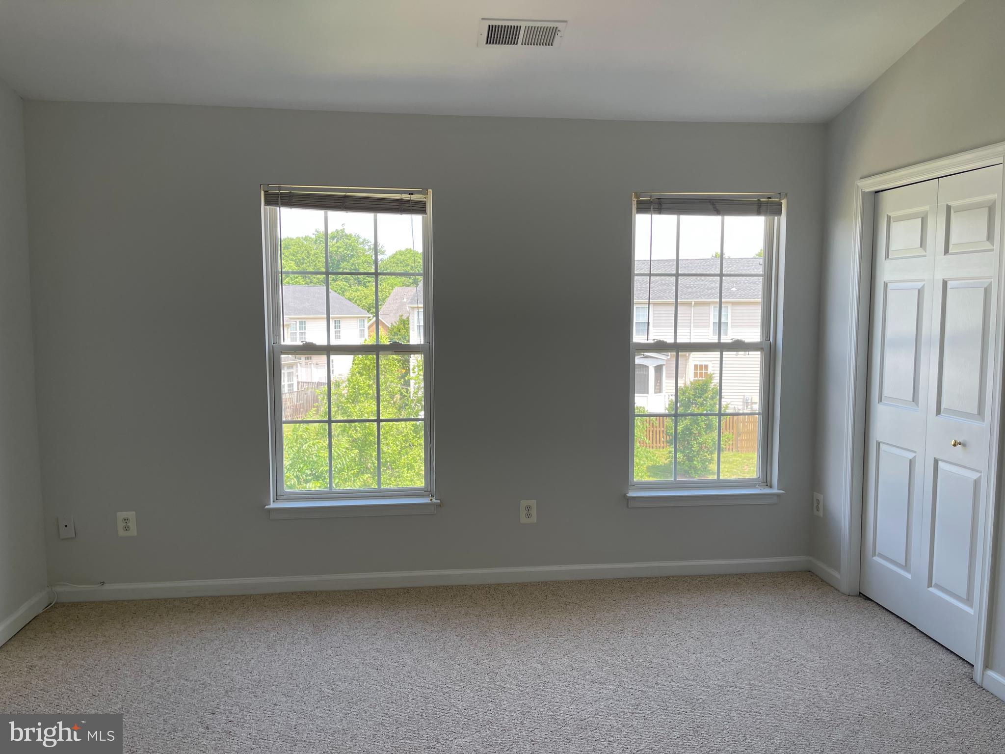 ASHBURN VILLAGE - Residential Lease