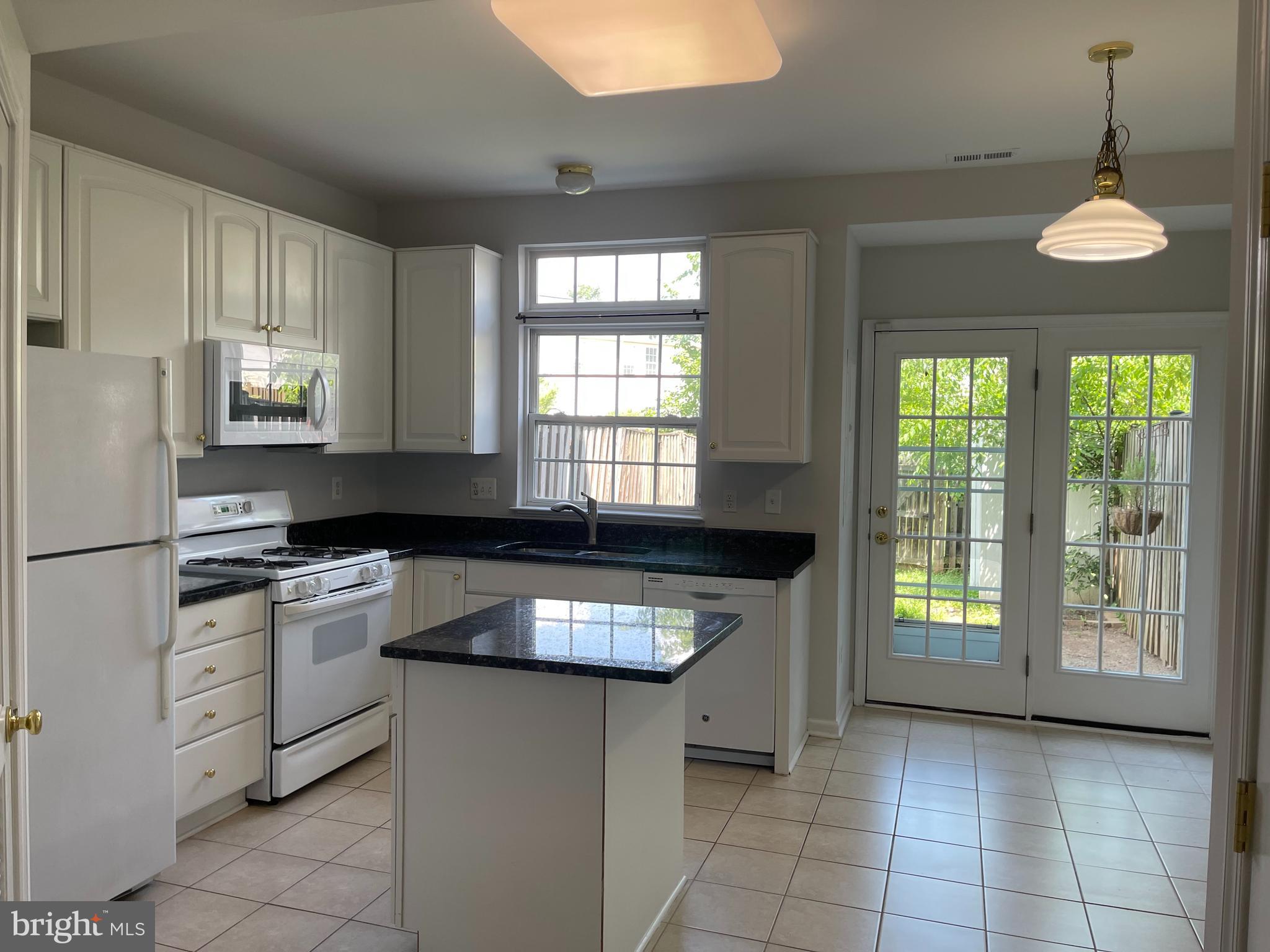 ASHBURN VILLAGE - Residential Lease