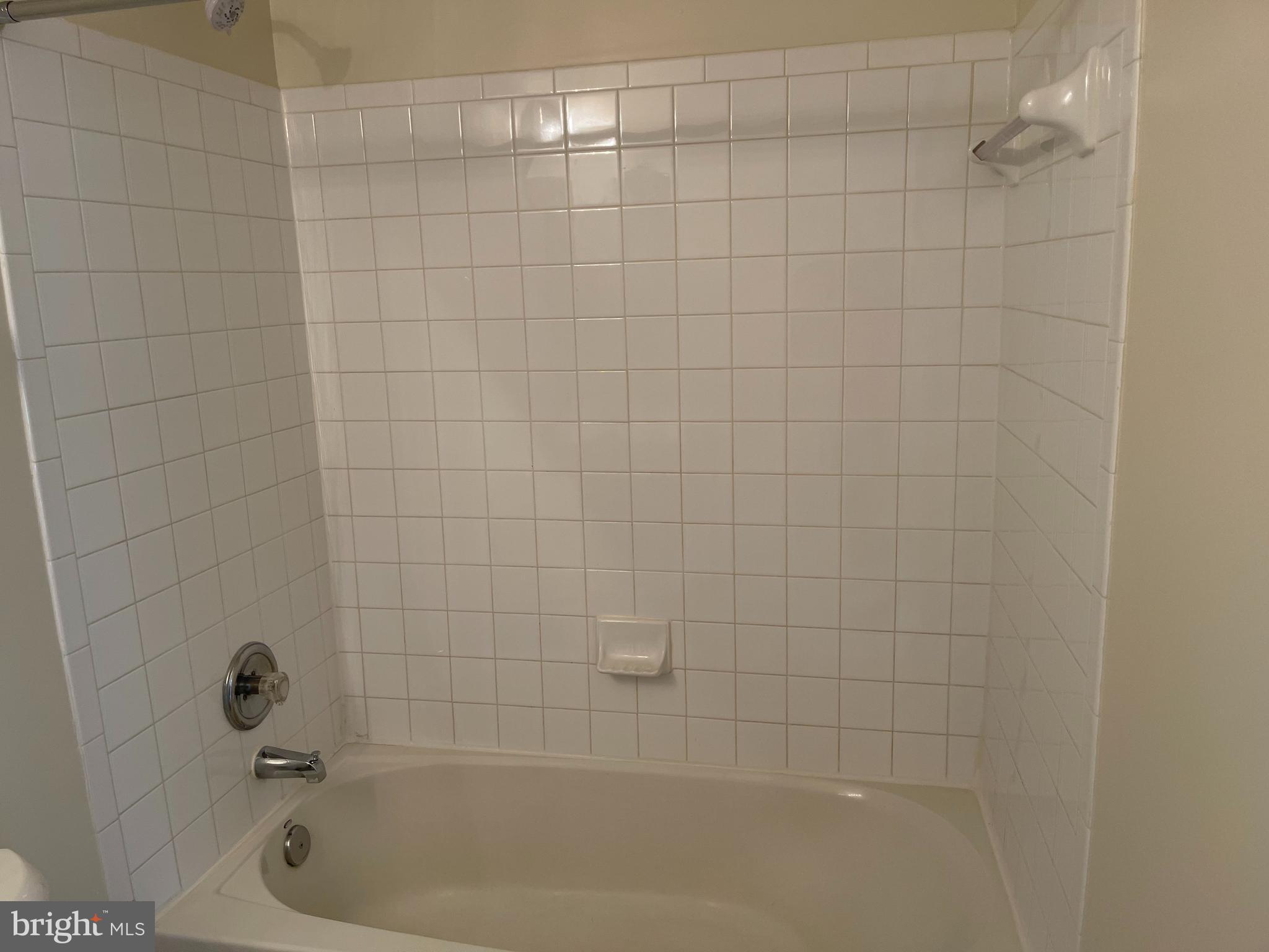 ASHBURN VILLAGE - Residential Lease