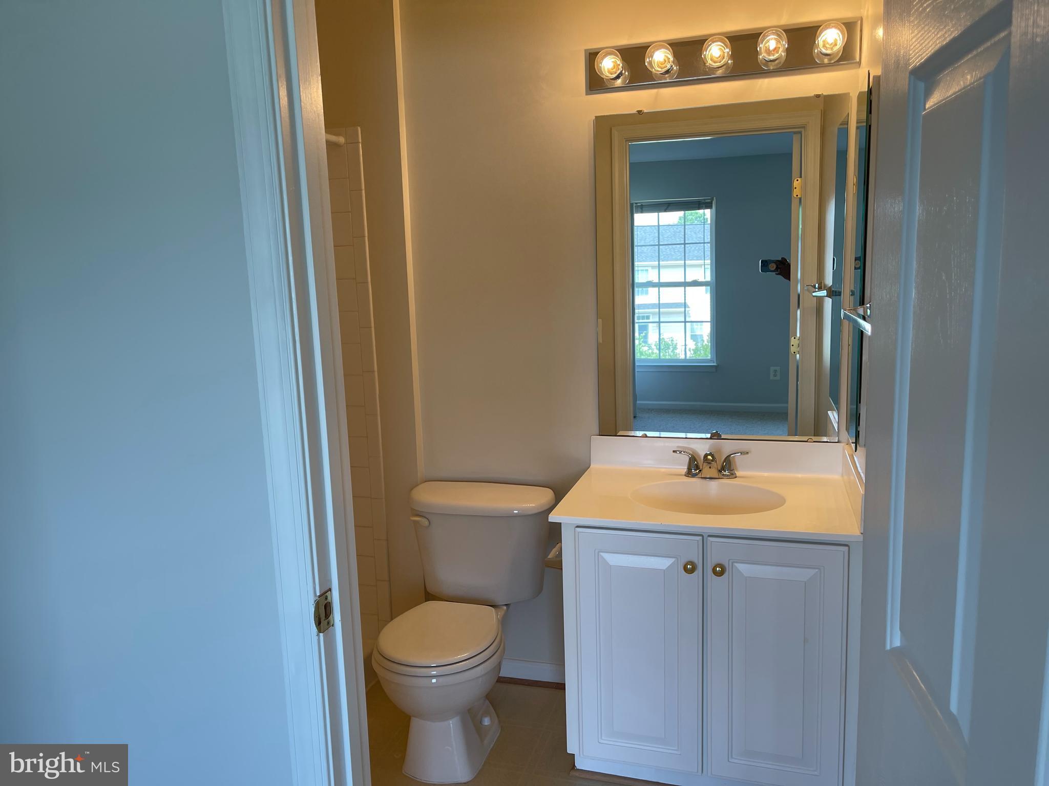 ASHBURN VILLAGE - Residential Lease