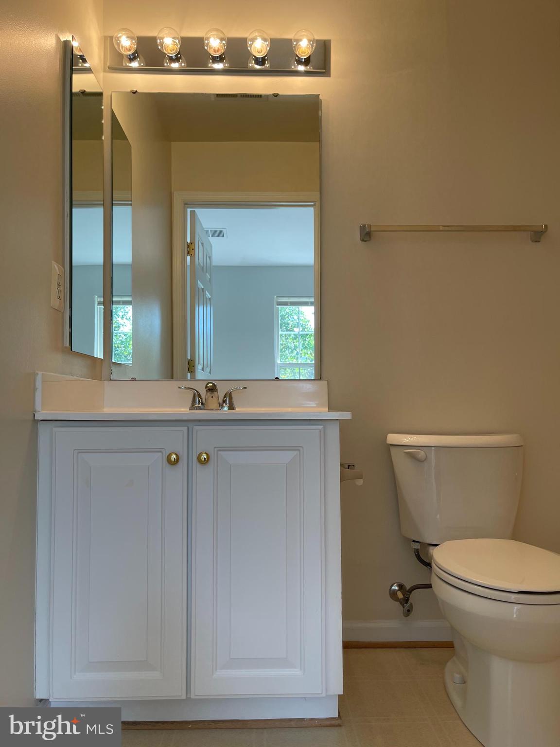 ASHBURN VILLAGE - Residential Lease