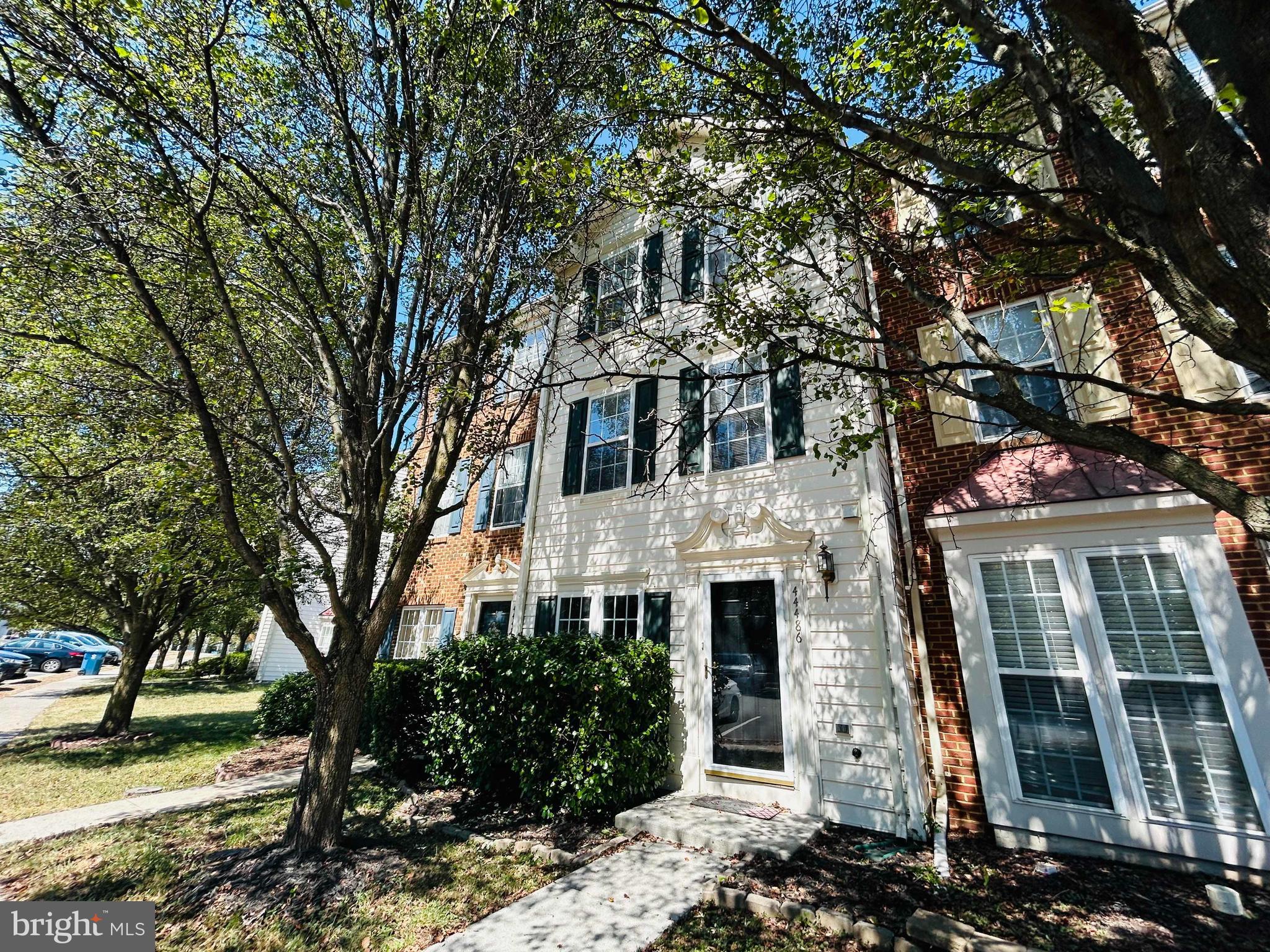 ASHBURN VILLAGE - Residential Lease