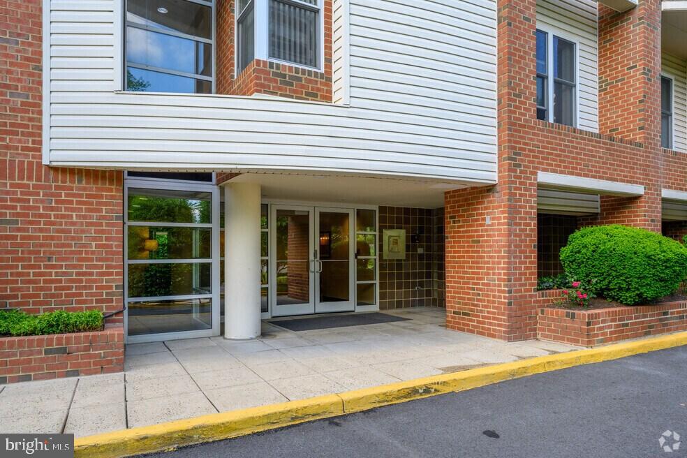 301 S REYNOLDS STREET 611