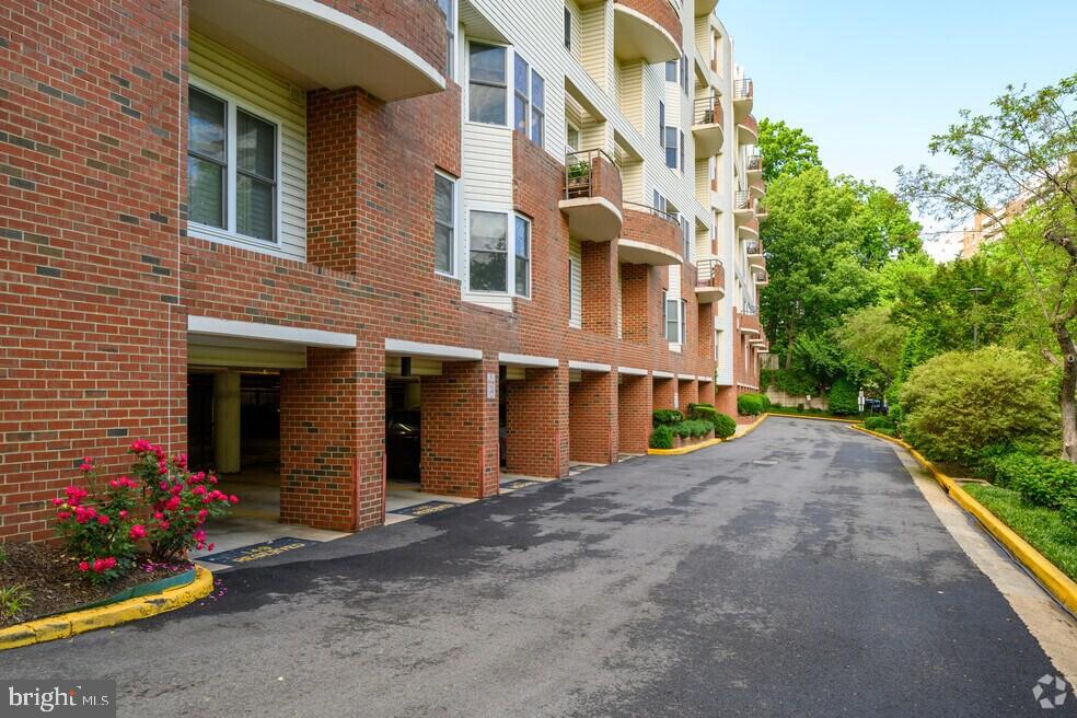 301 S REYNOLDS STREET 611