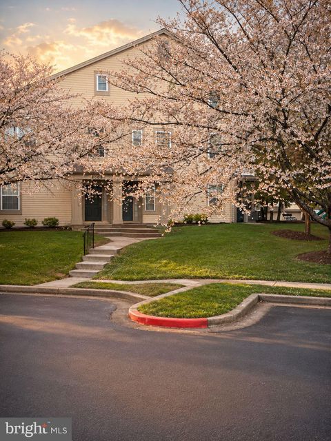 Condo For Sale - 19948 Gateshead Circle #76<br/> GERMANTOWN, MD 20876