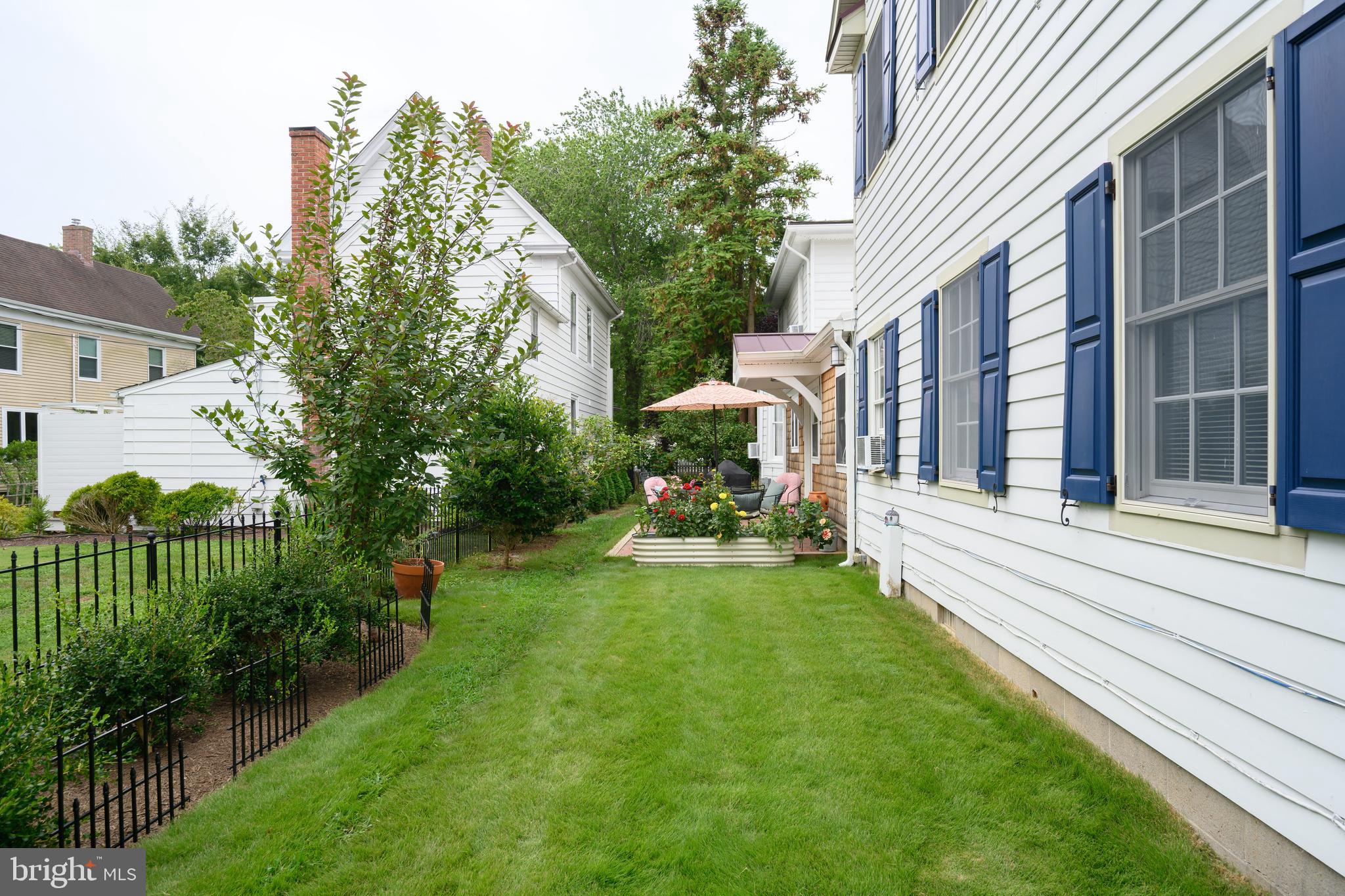 OXFORD - Commercial Sale