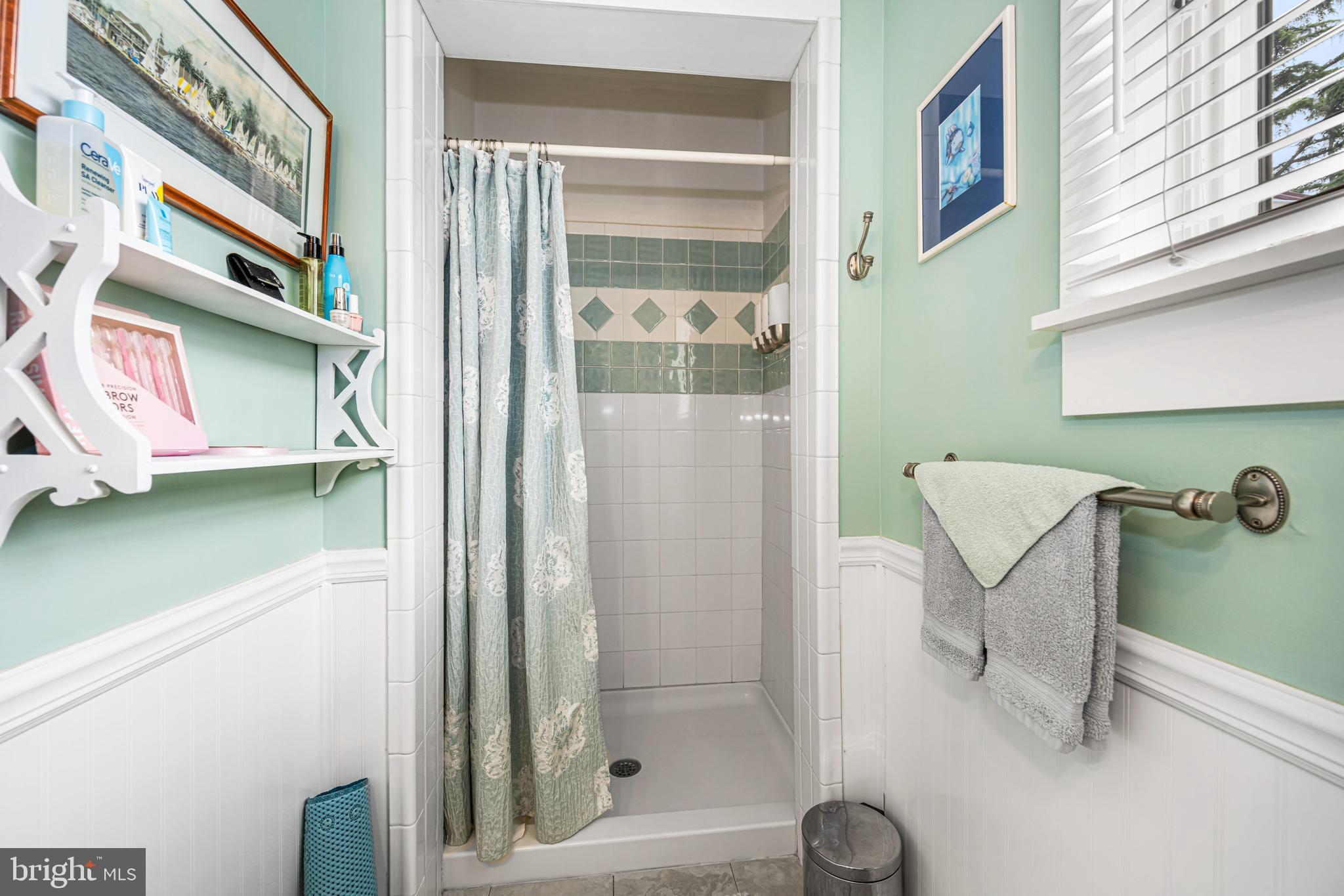 OXFORD - Commercial Sale