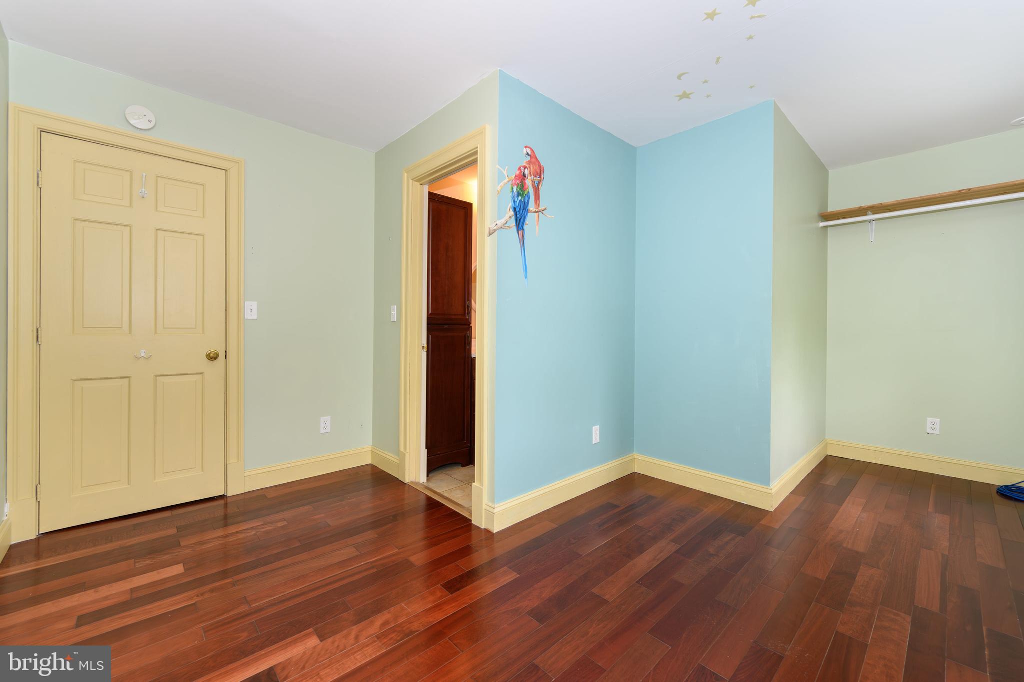 OXFORD - Commercial Sale