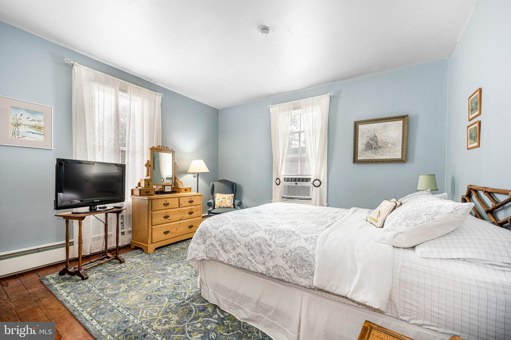 OXFORD - Commercial Sale