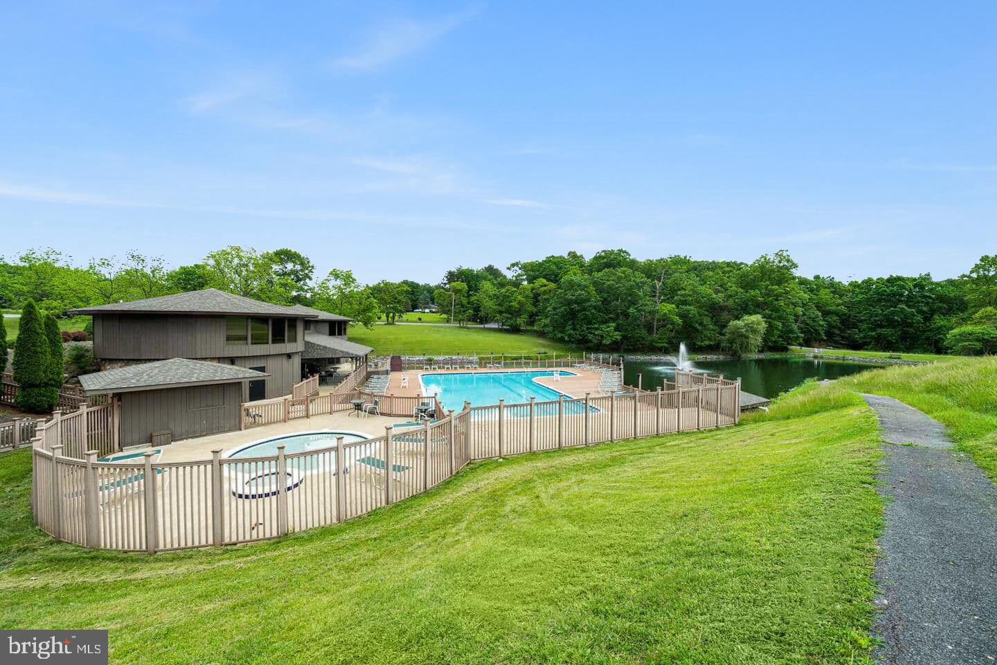 THE WOODS - Residential