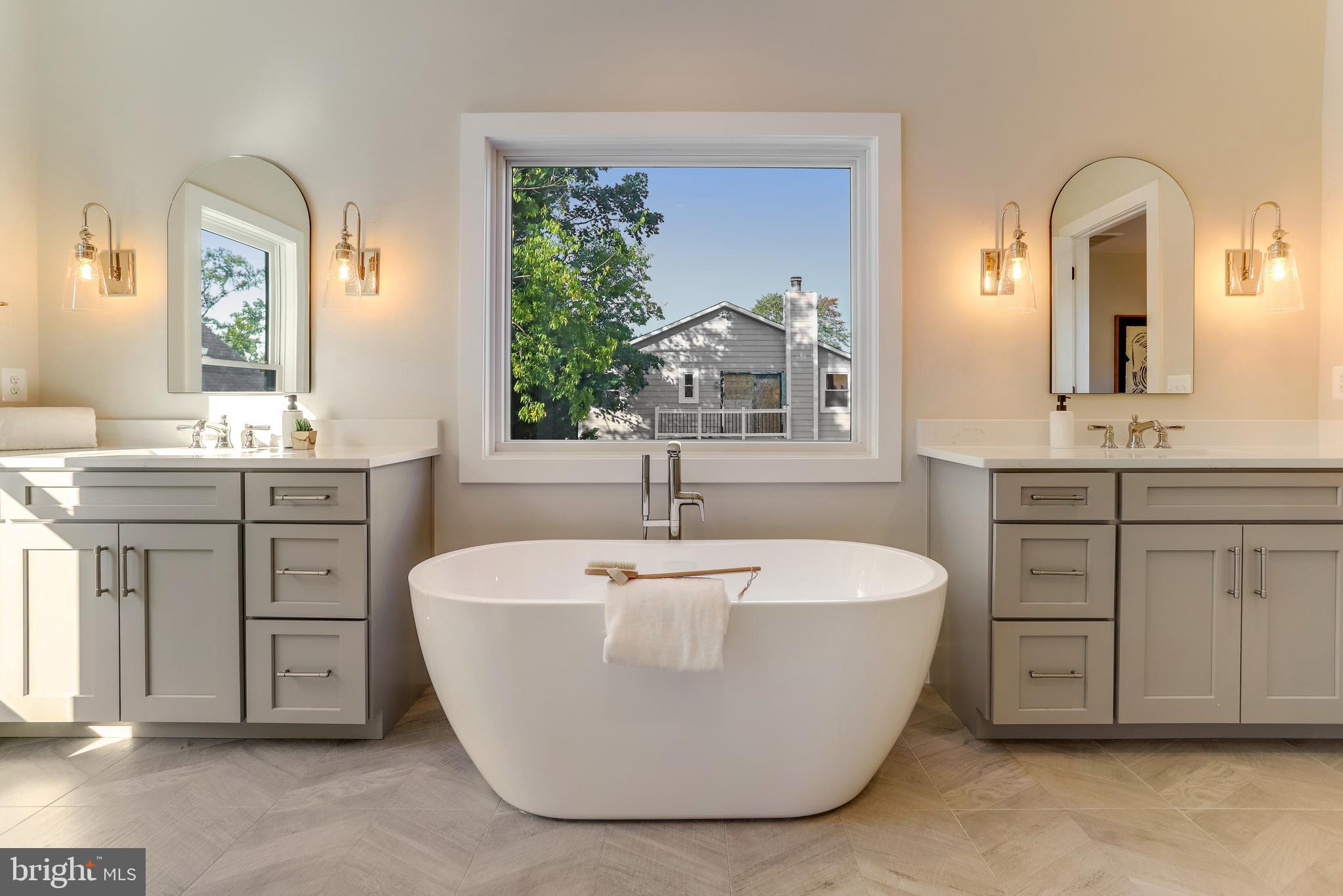 CLARENDON - Residential