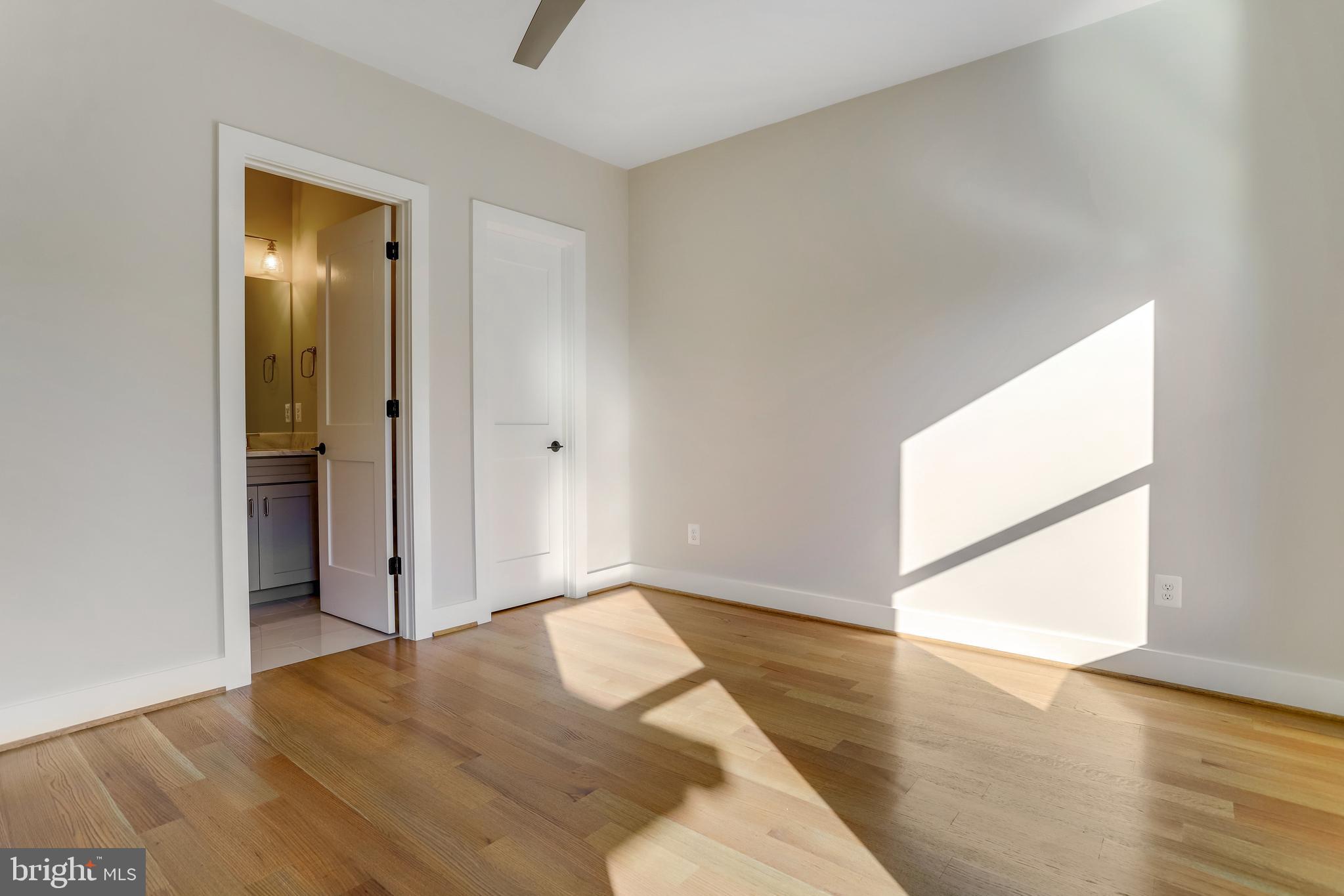 CLARENDON - Residential