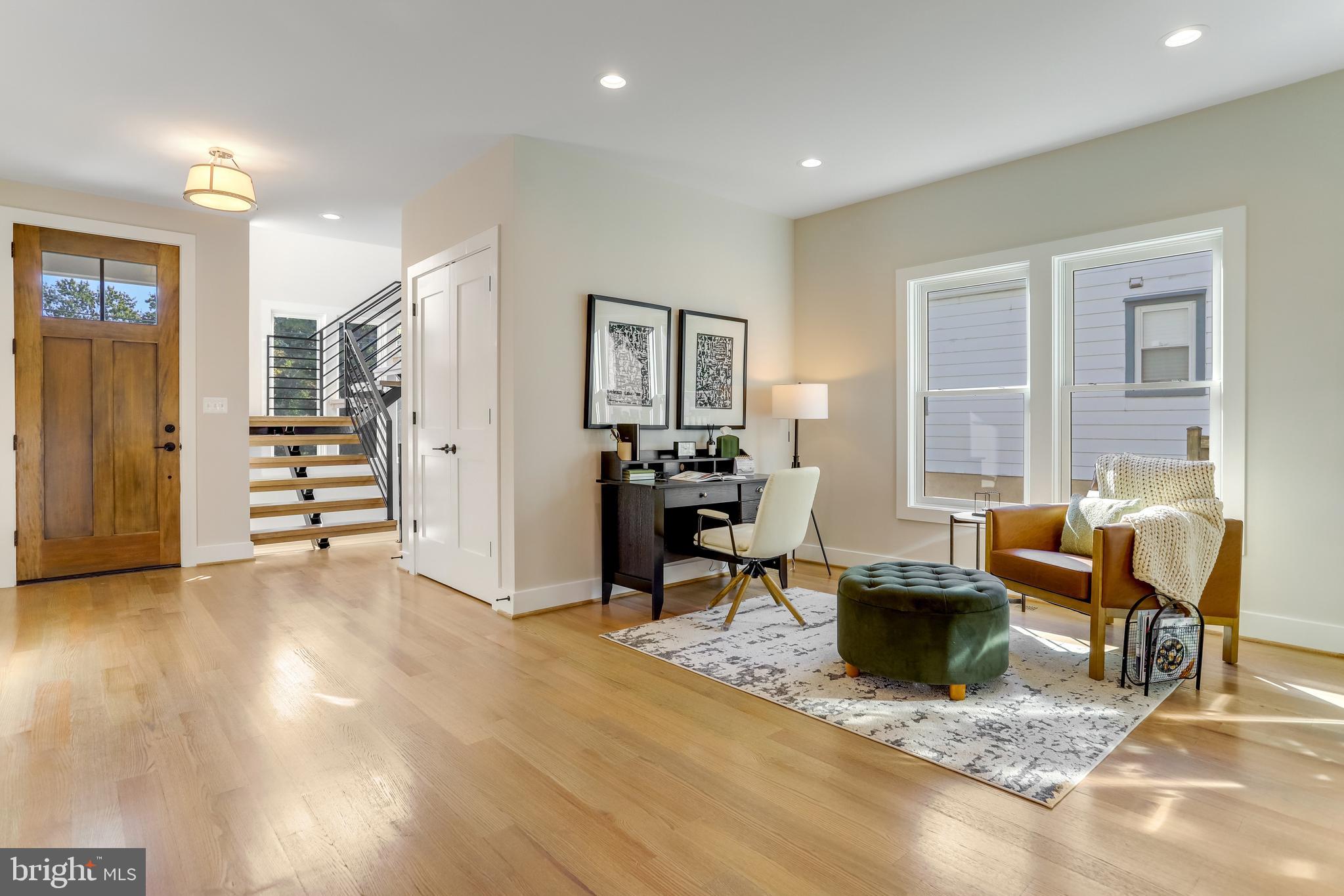 CLARENDON - Residential