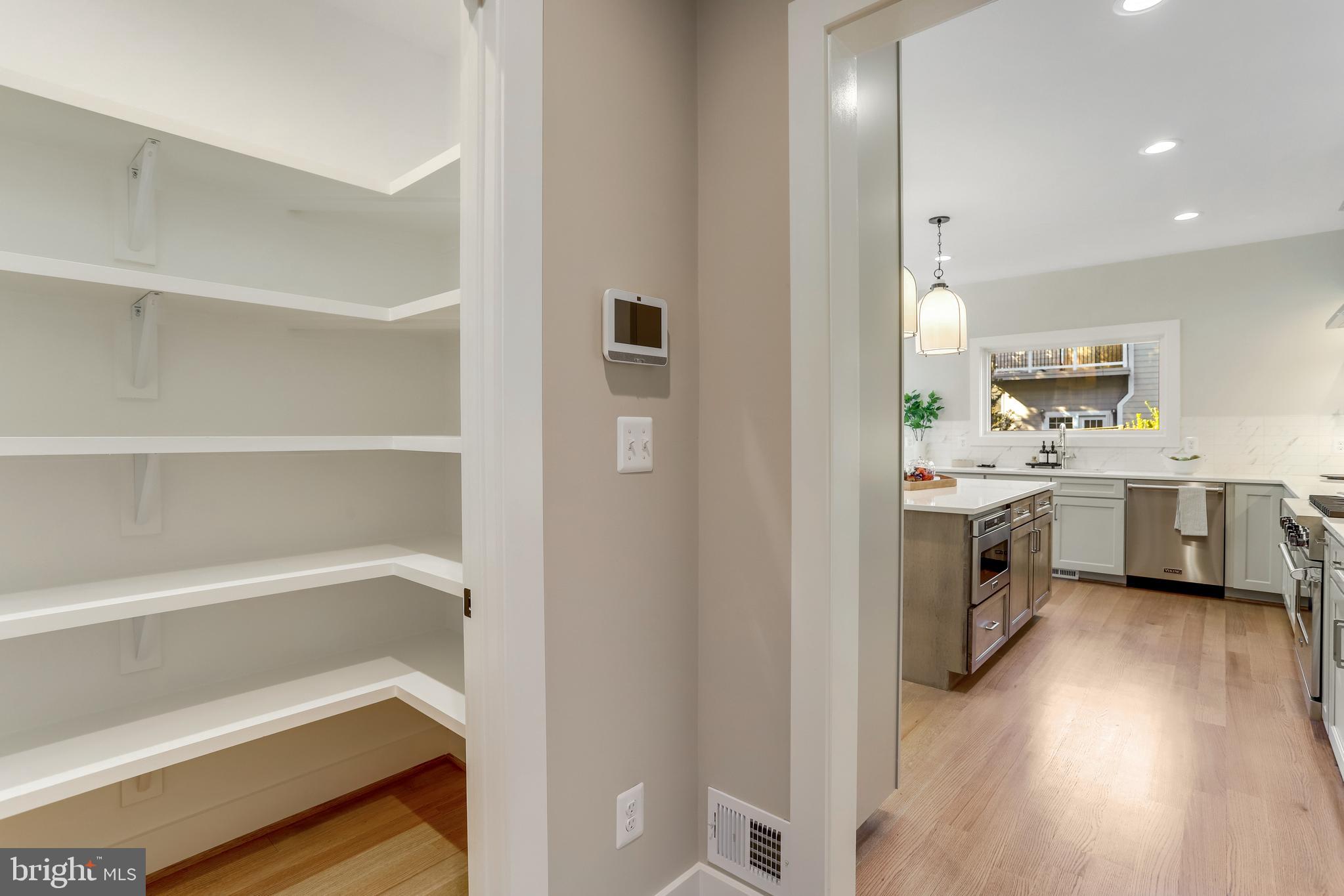 CLARENDON - Residential