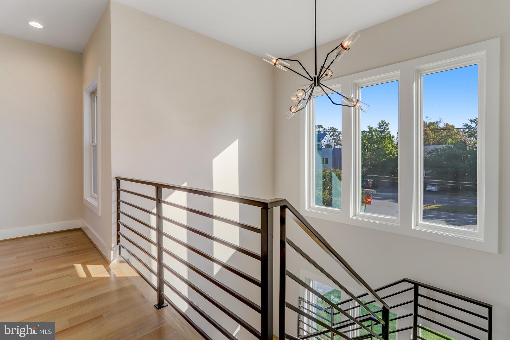 CLARENDON - Residential