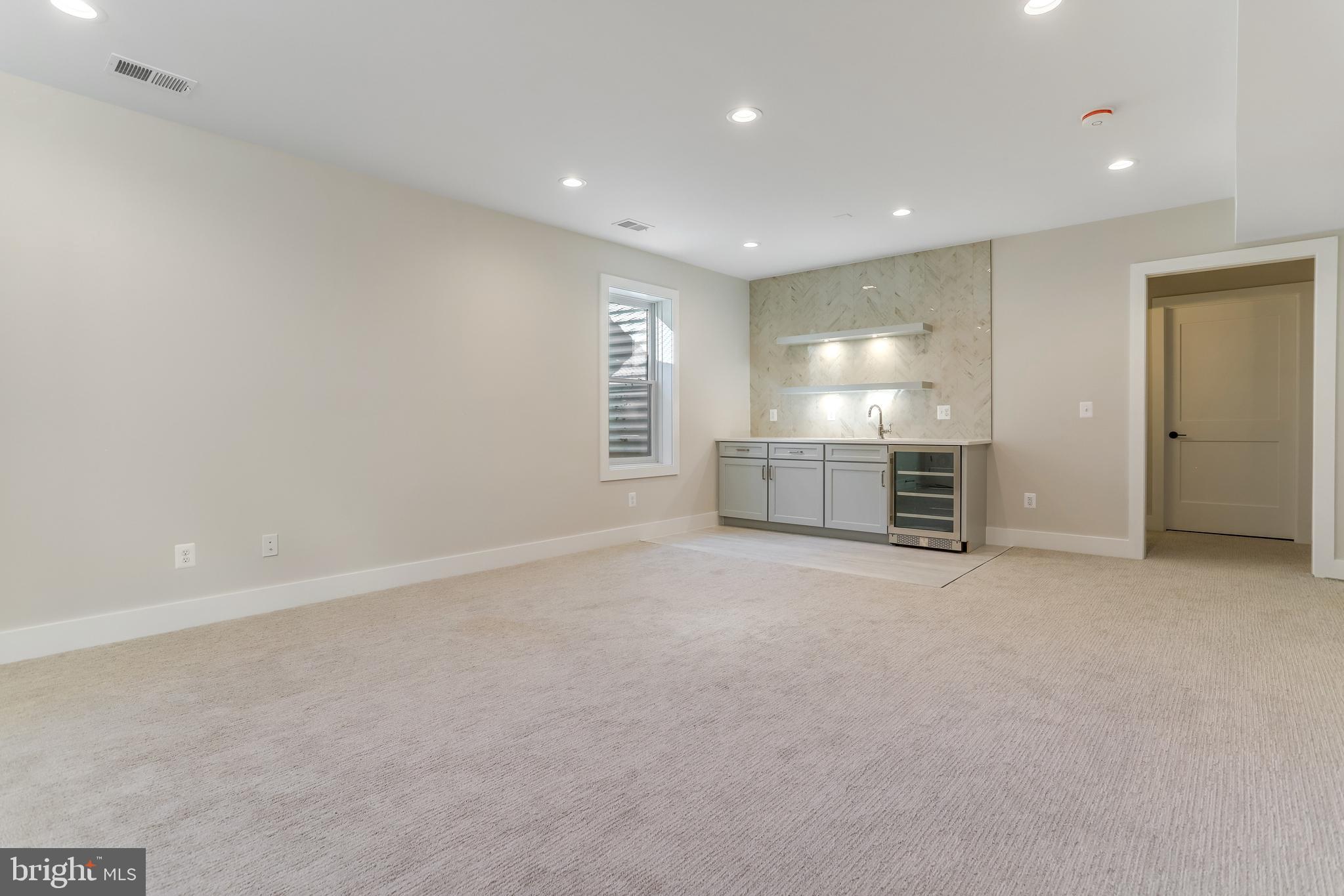 CLARENDON - Residential