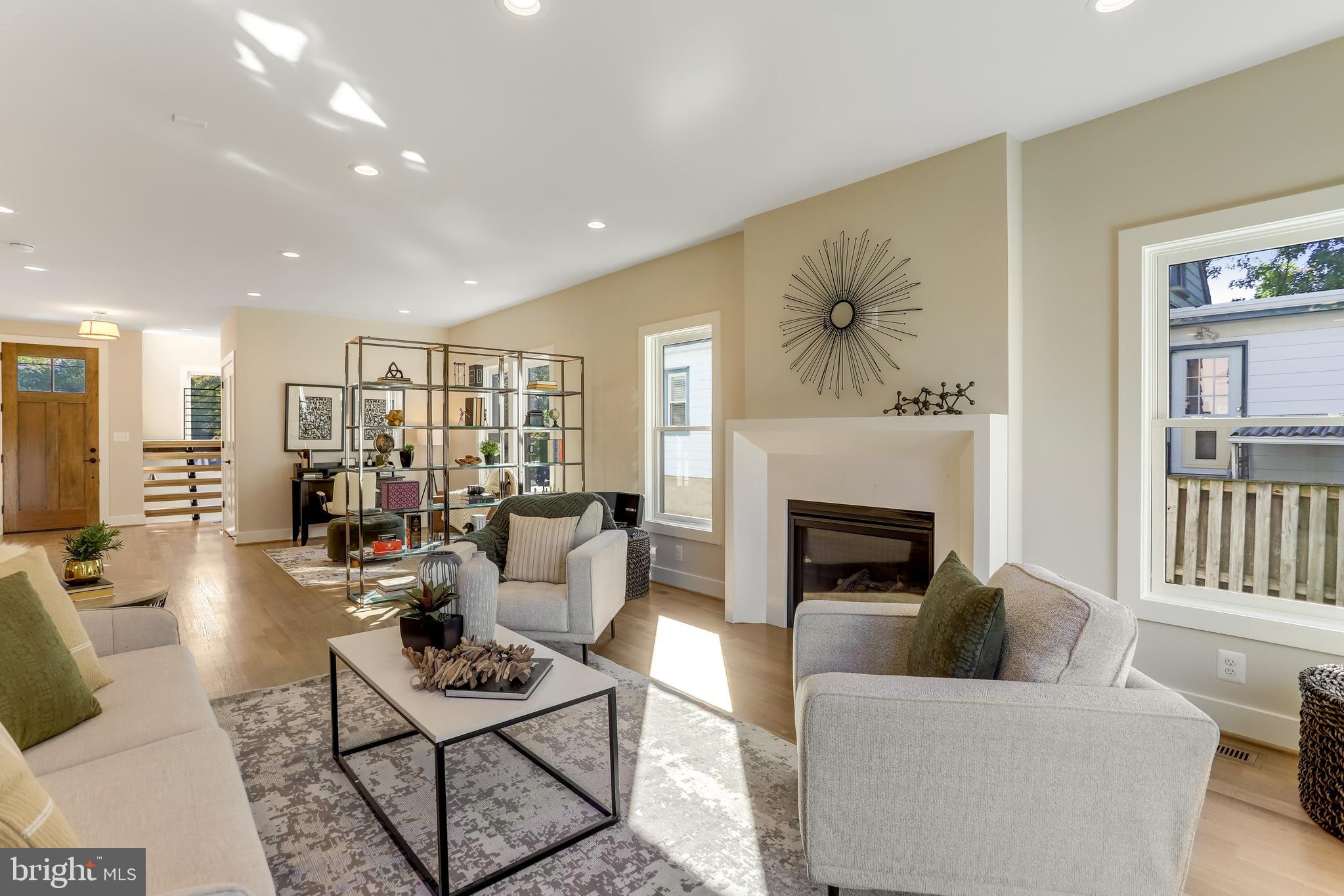 CLARENDON - Residential