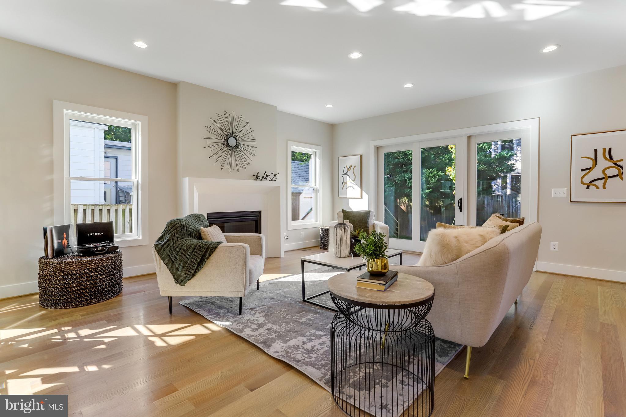 CLARENDON - Residential