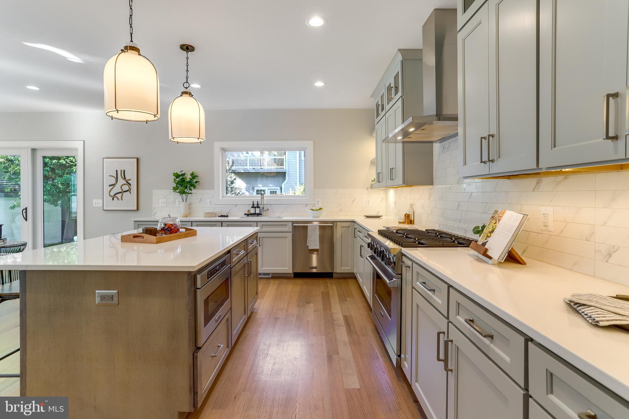 CLARENDON - Residential