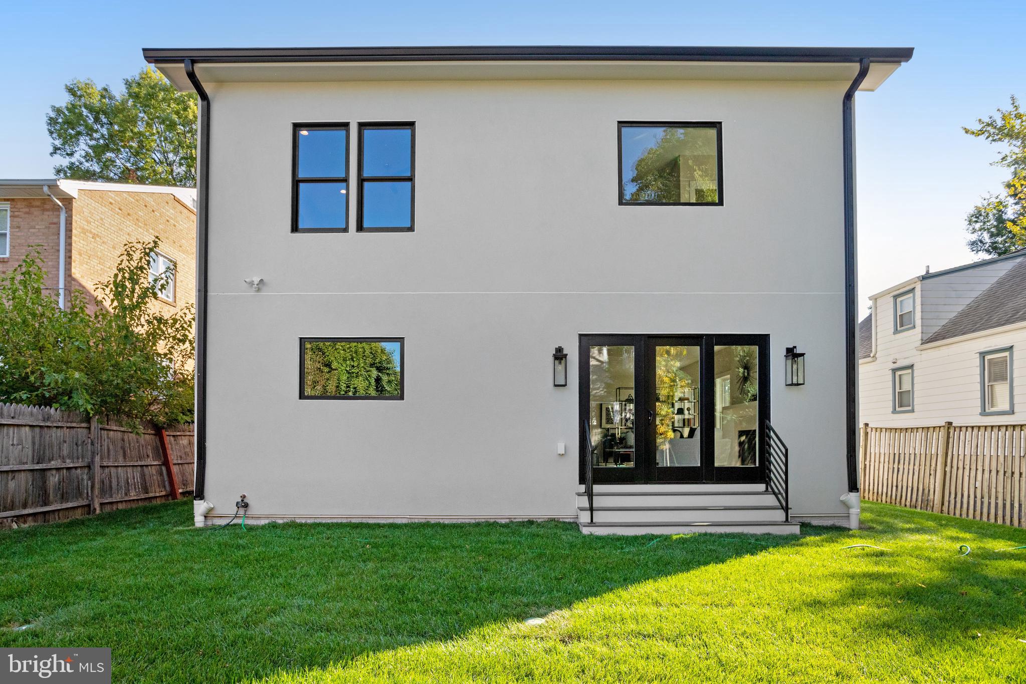 CLARENDON - Residential