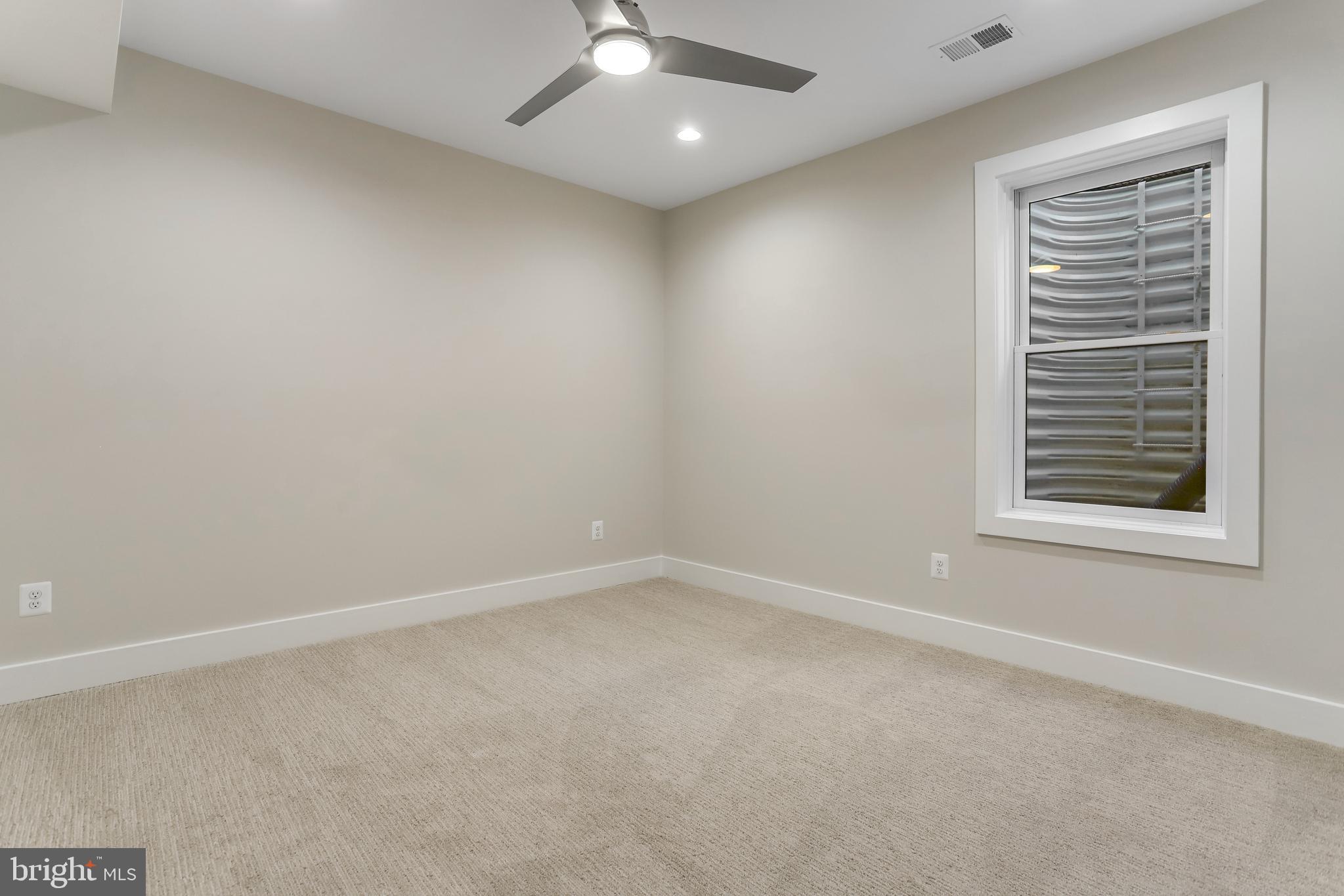 CLARENDON - Residential