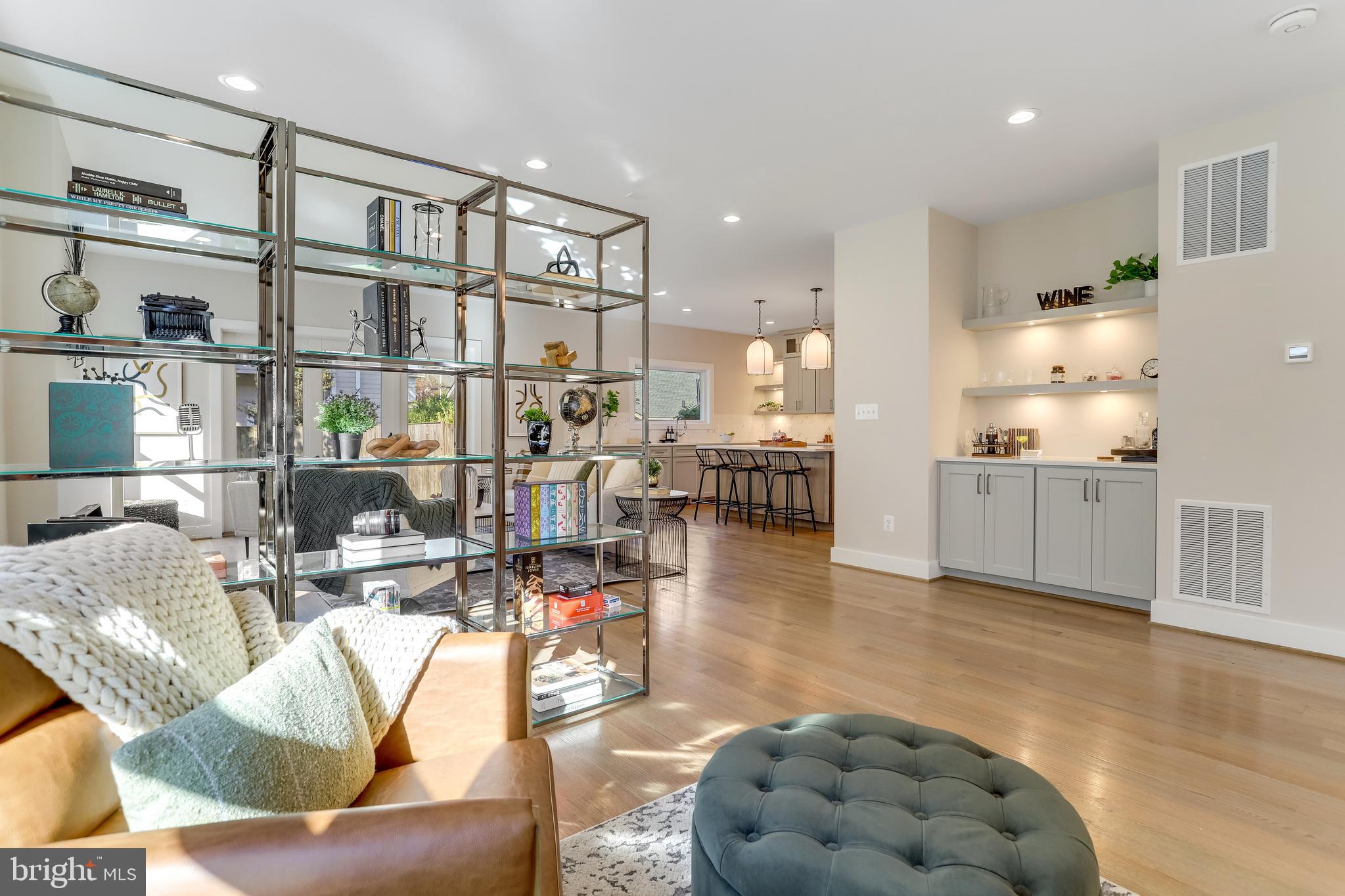 CLARENDON - Residential