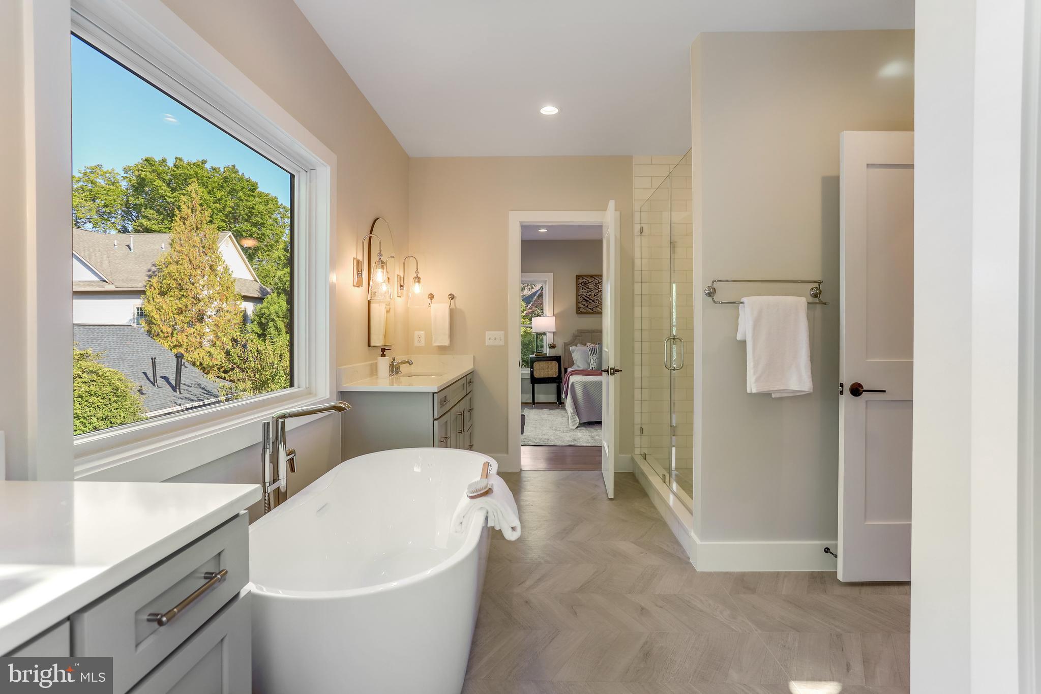 CLARENDON - Residential