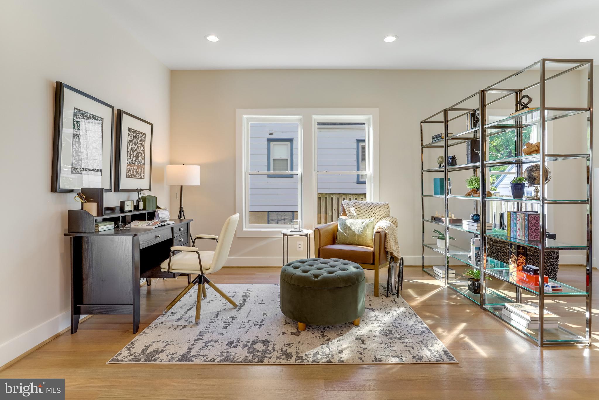 CLARENDON - Residential