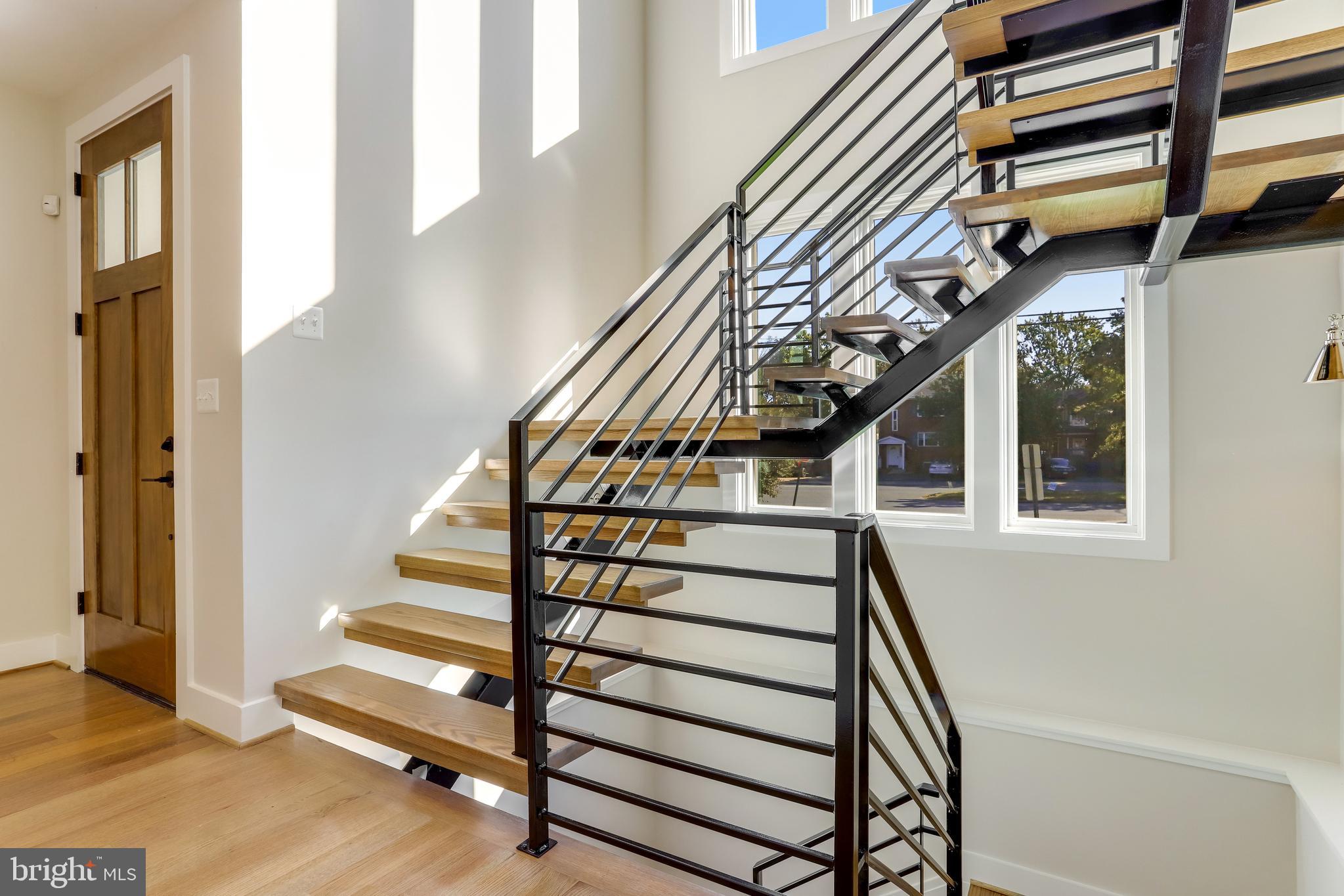 CLARENDON - Residential