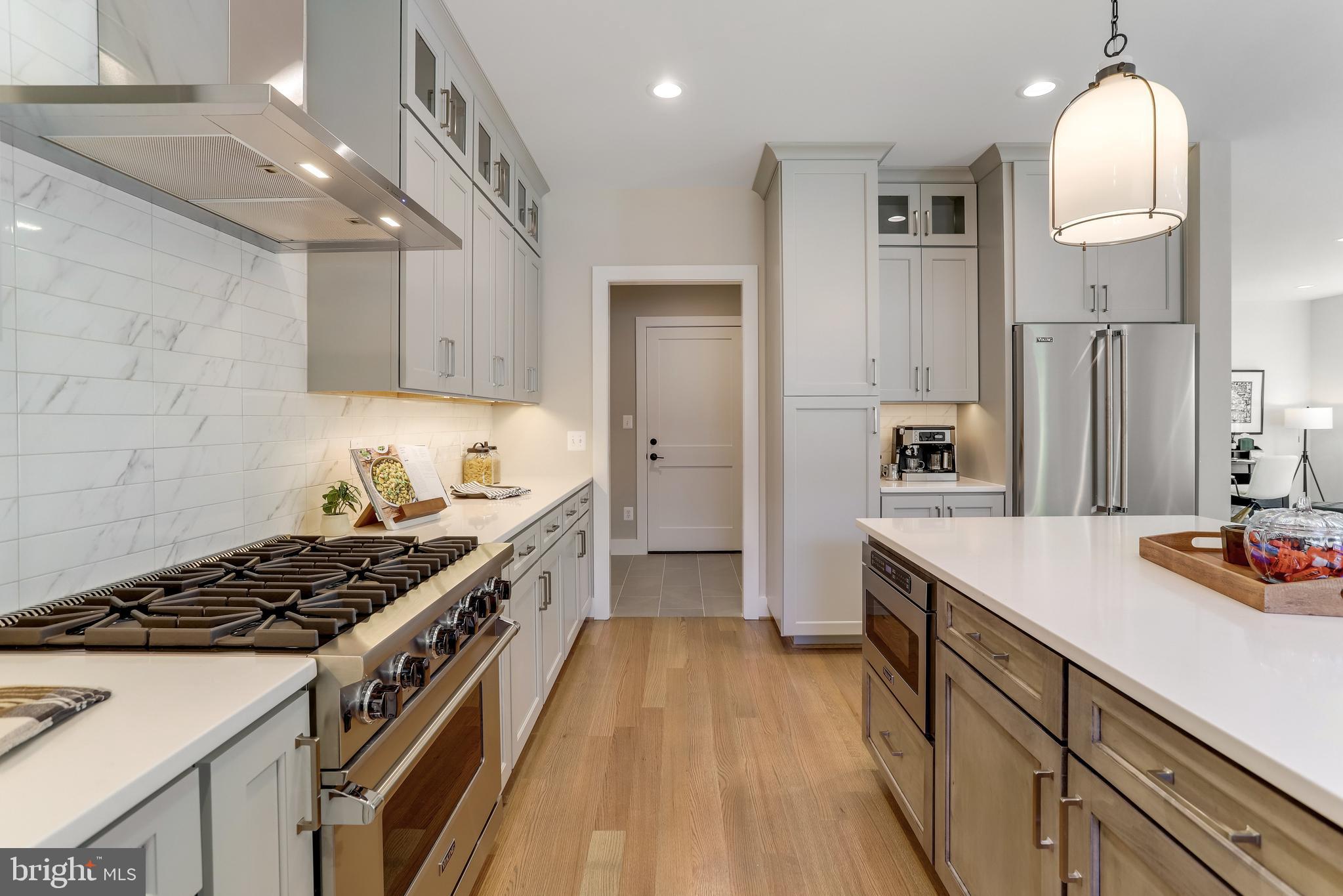 CLARENDON - Residential