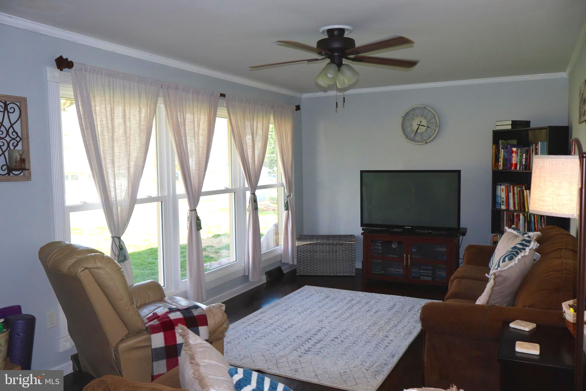 HOLIDAY ACRES - Residential