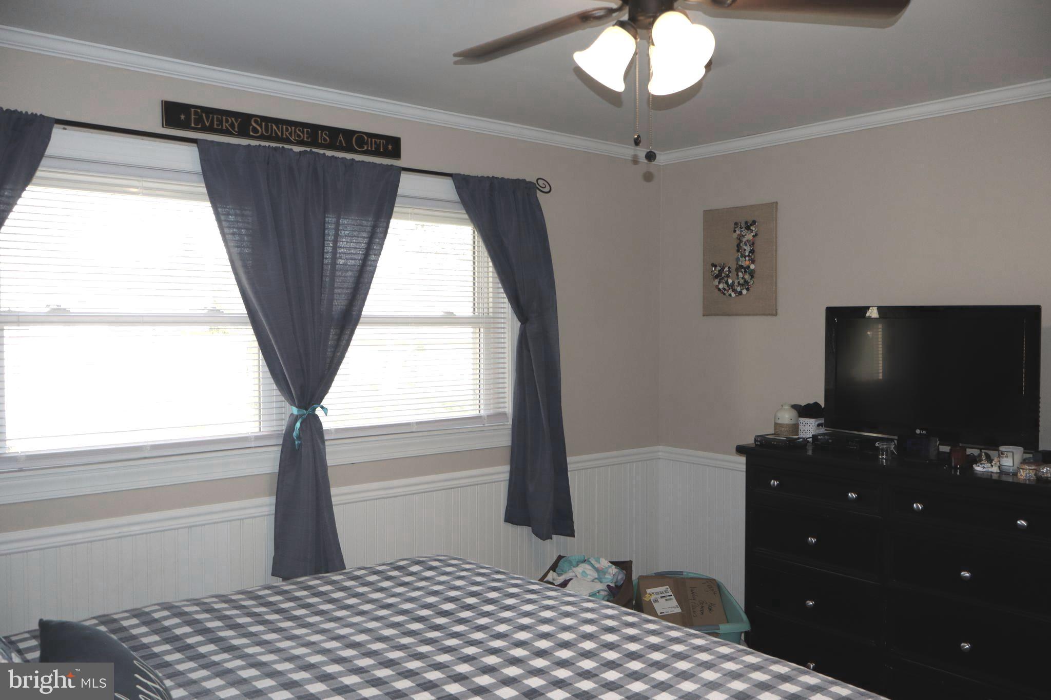 HOLIDAY ACRES - Residential