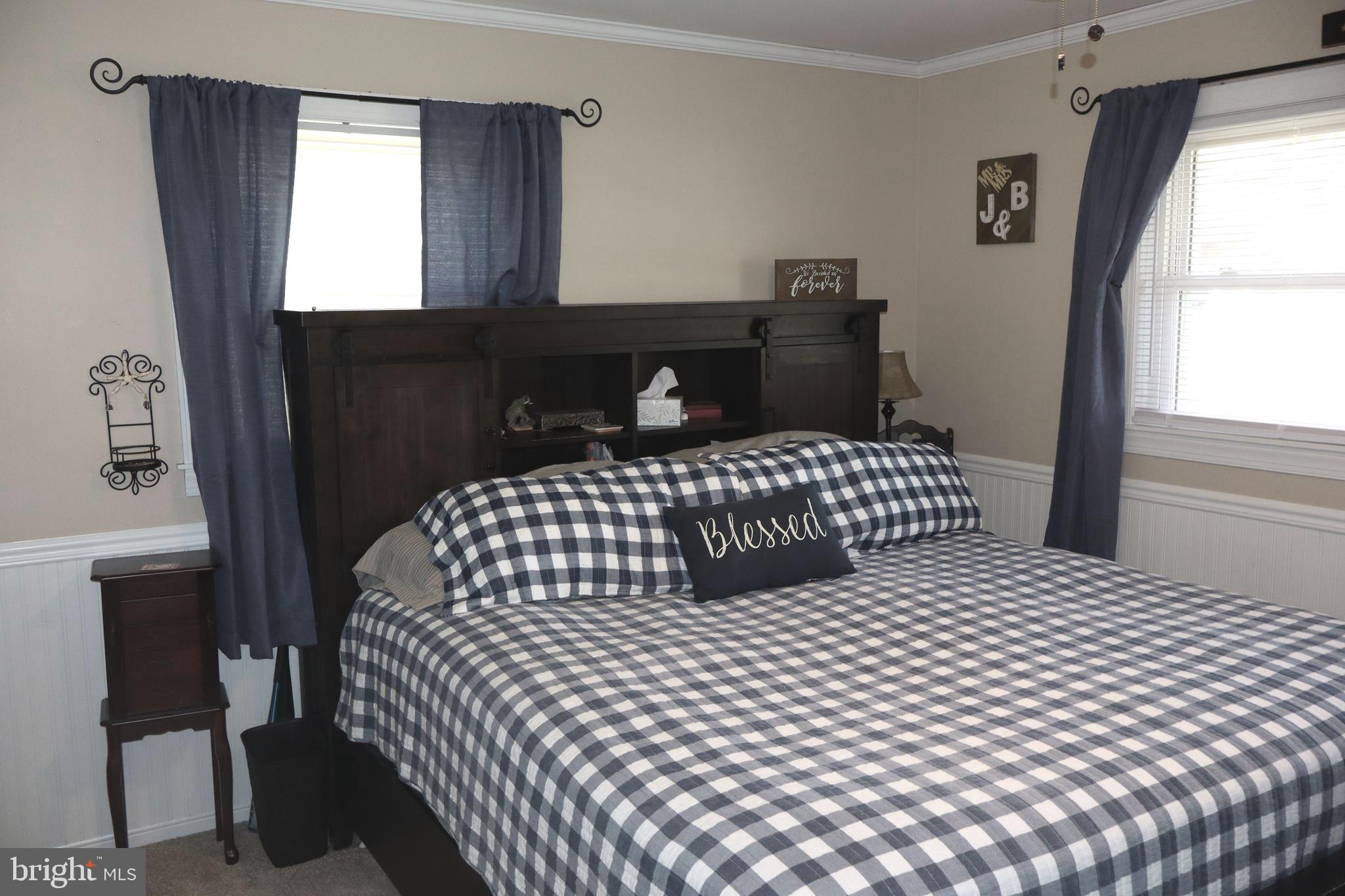 HOLIDAY ACRES - Residential