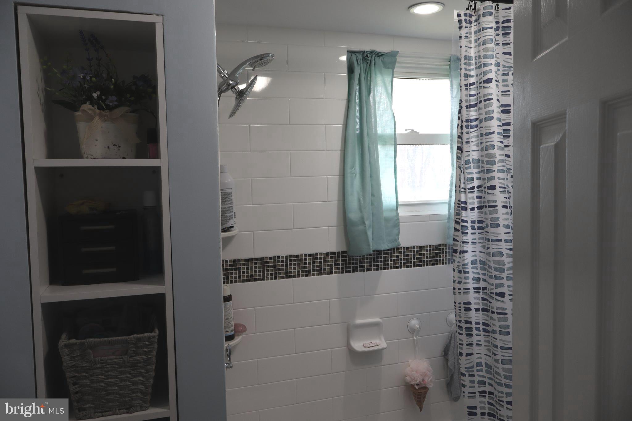 HOLIDAY ACRES - Residential